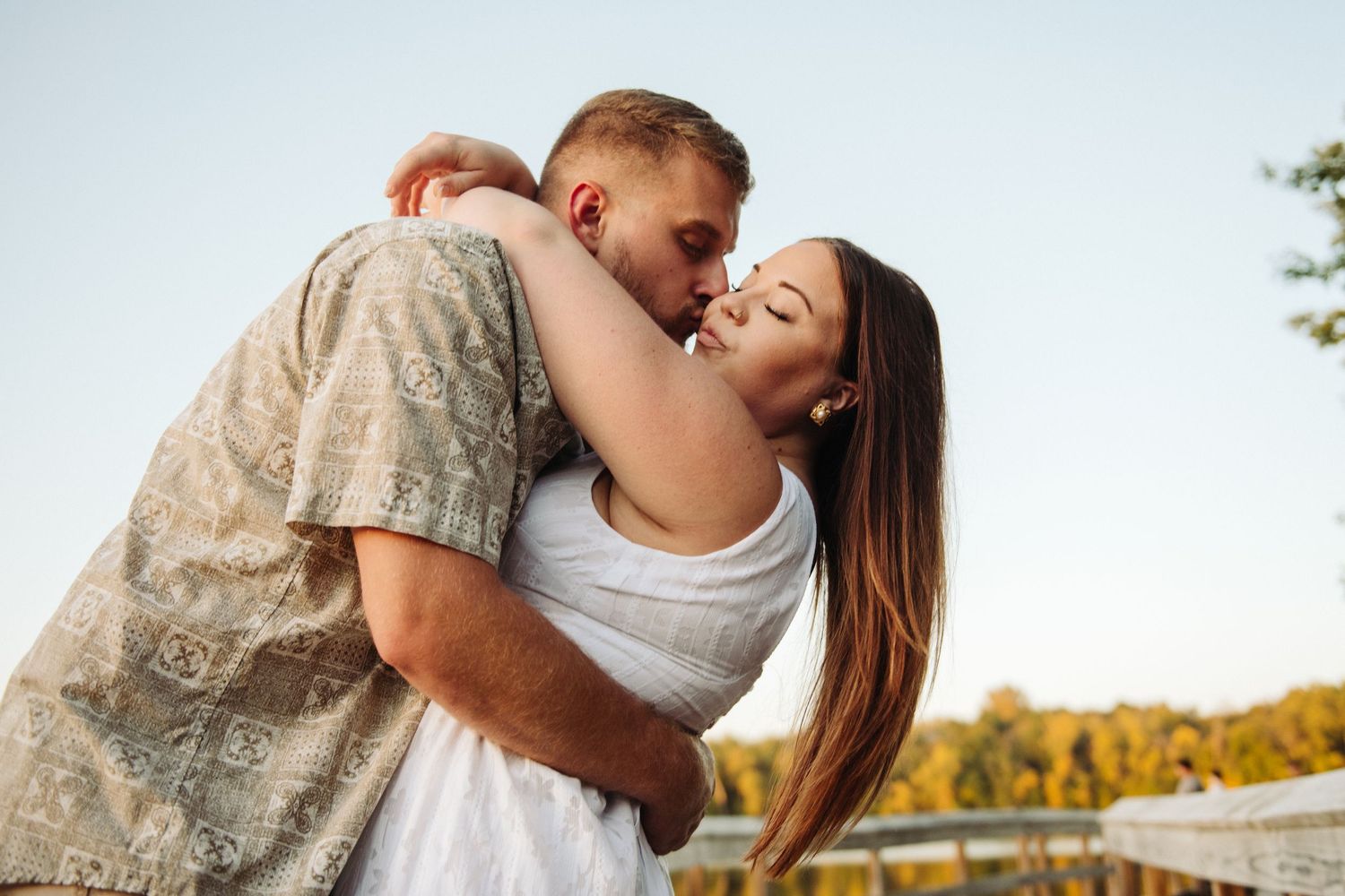 minnesota engagement pictures on lake