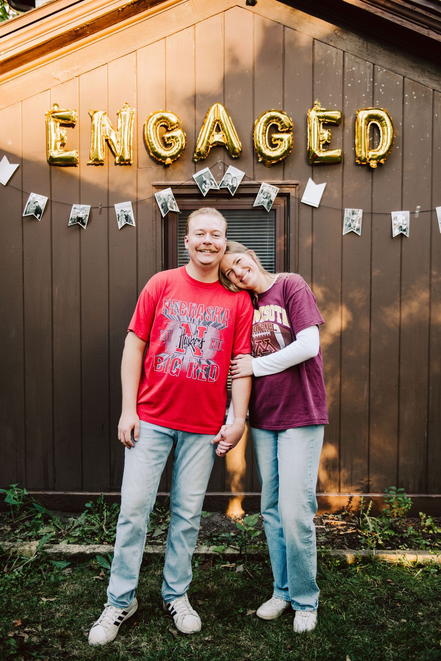 minnesota backyard engagement photos