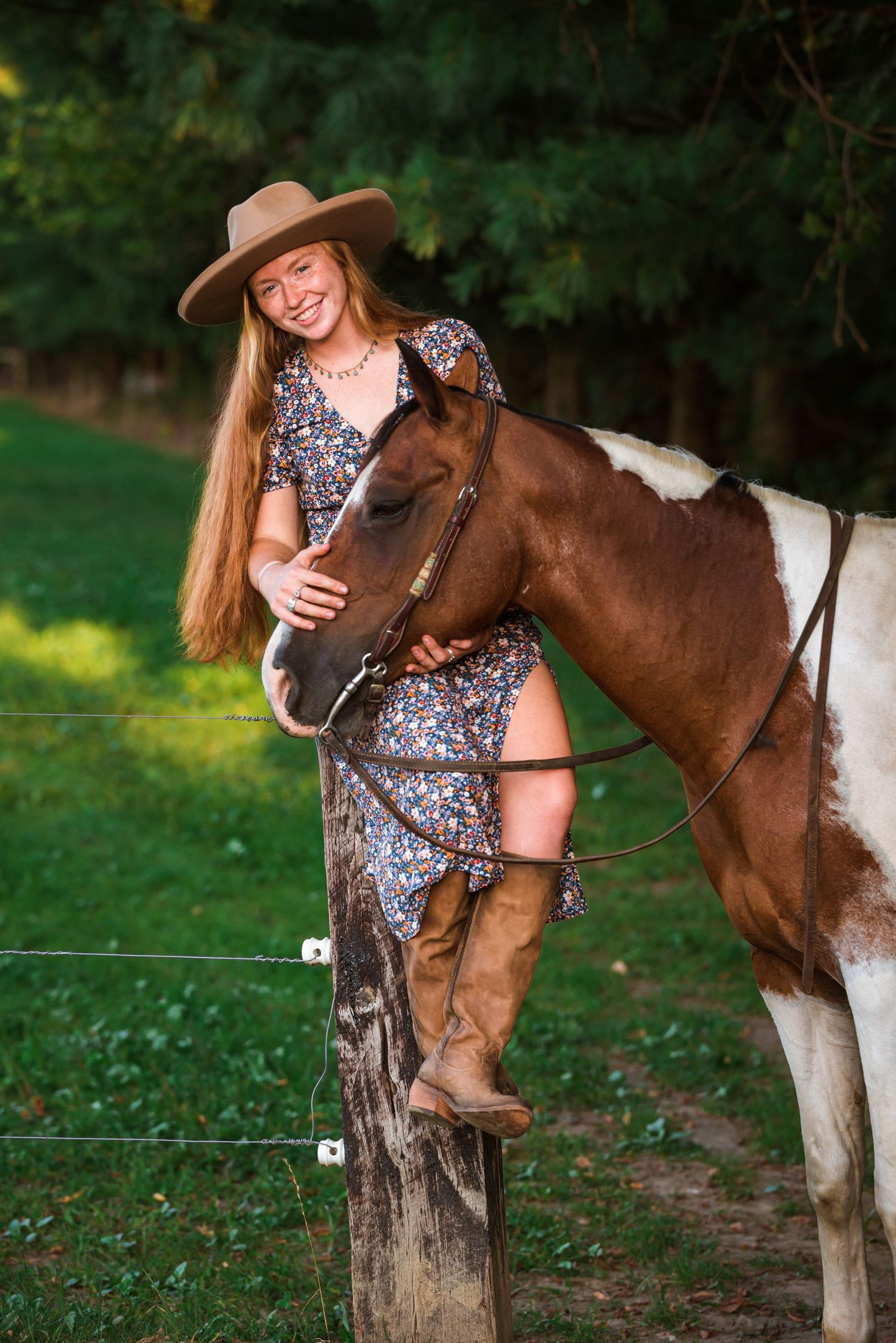 Senior photos with horse near Cleveland, Ohio