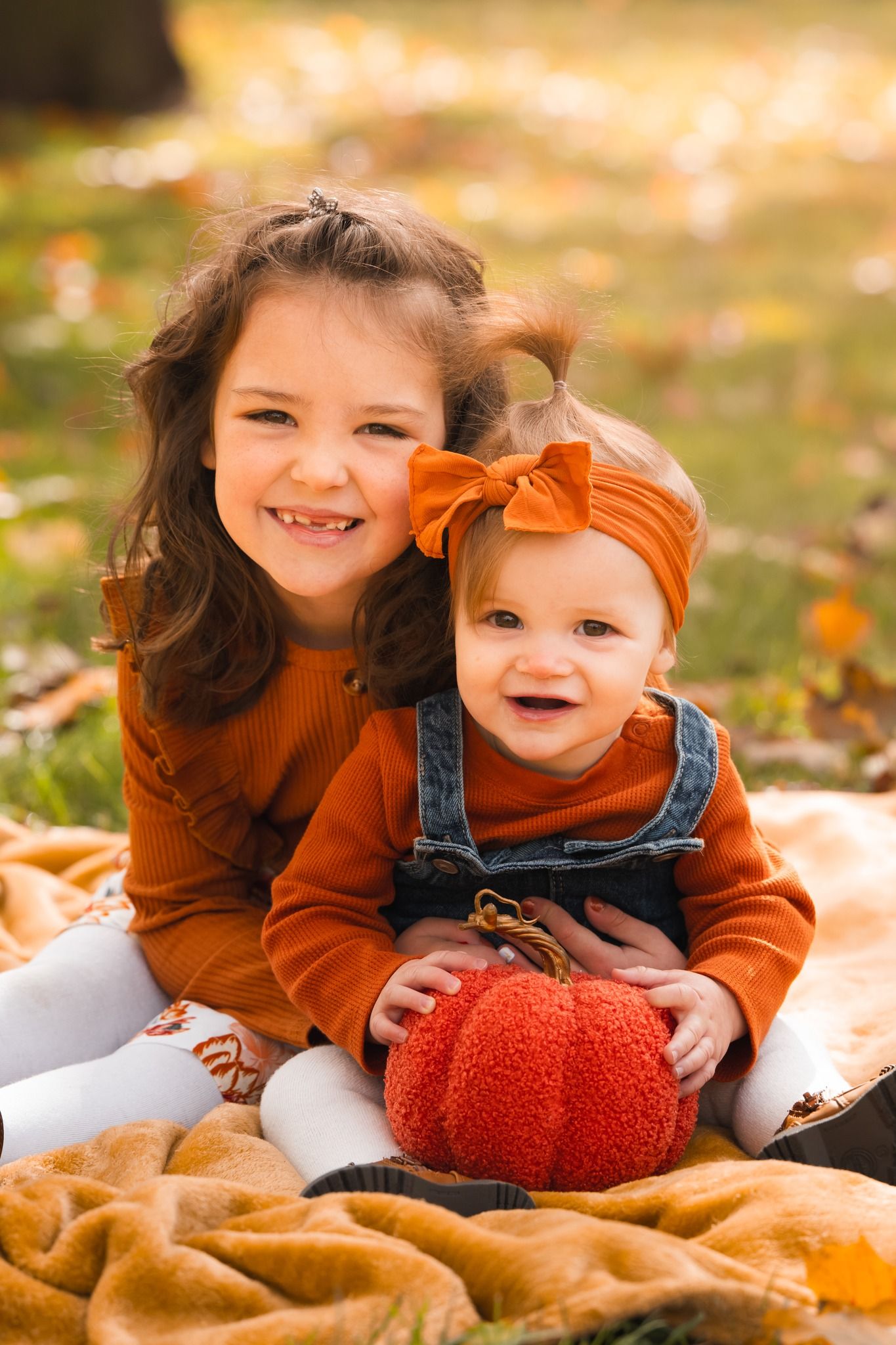 family photoshoot in the fall daughters