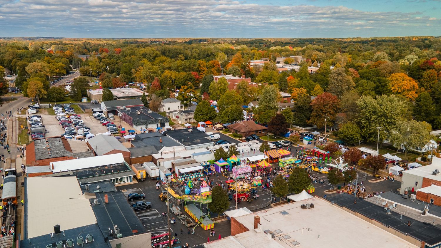 drone photo of tecumseh, michigan appleumpkin festival
