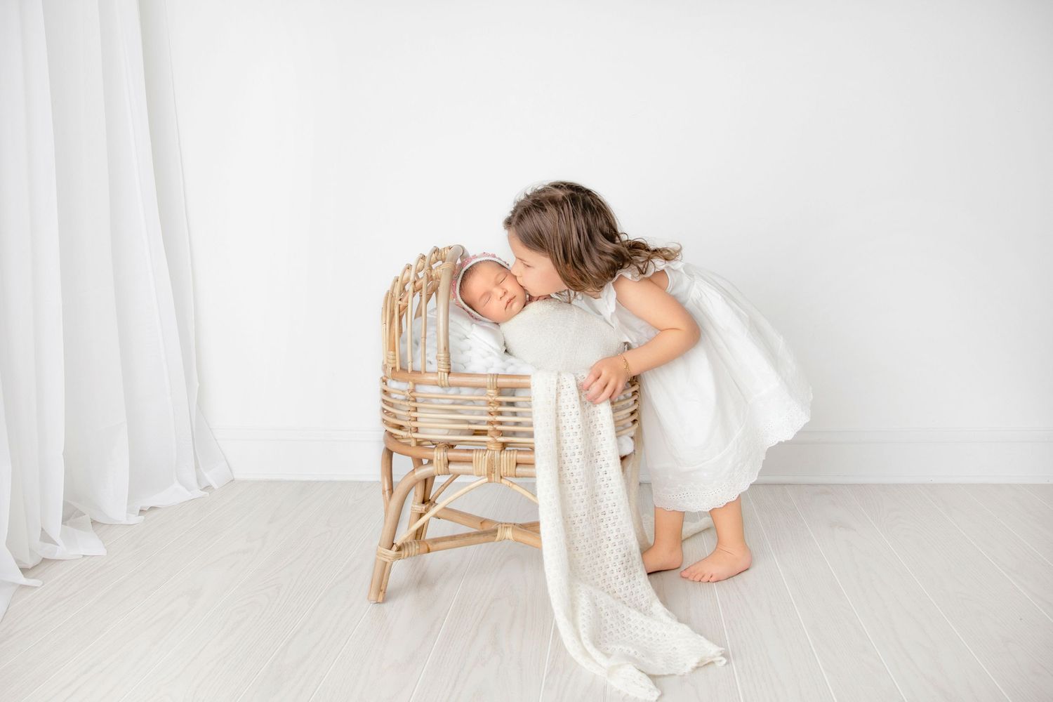 family photographer near me, New Jersey family portraits, family photography packages, professional family photos, NJ kids portraits