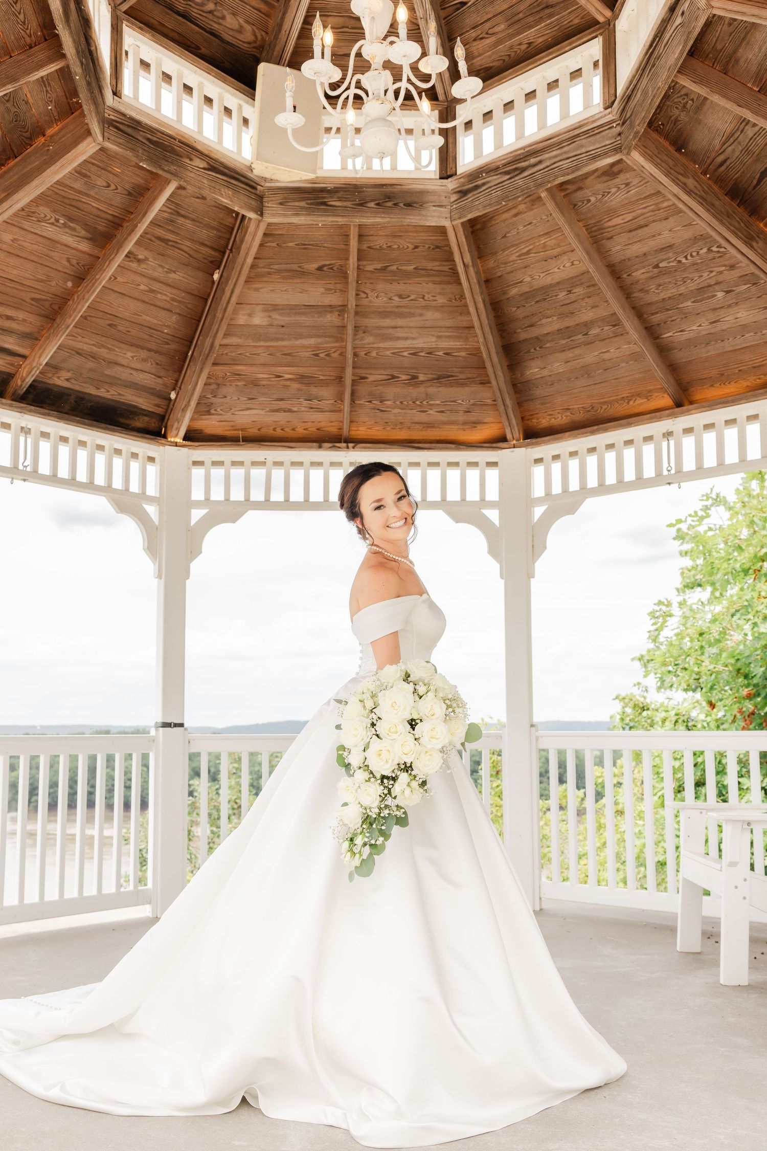 Hermann Hill Fairytale Wedding Katie Strzelec Photography St. Louis Engagement Wedding Photographer Midwest and Missouri Weddings.