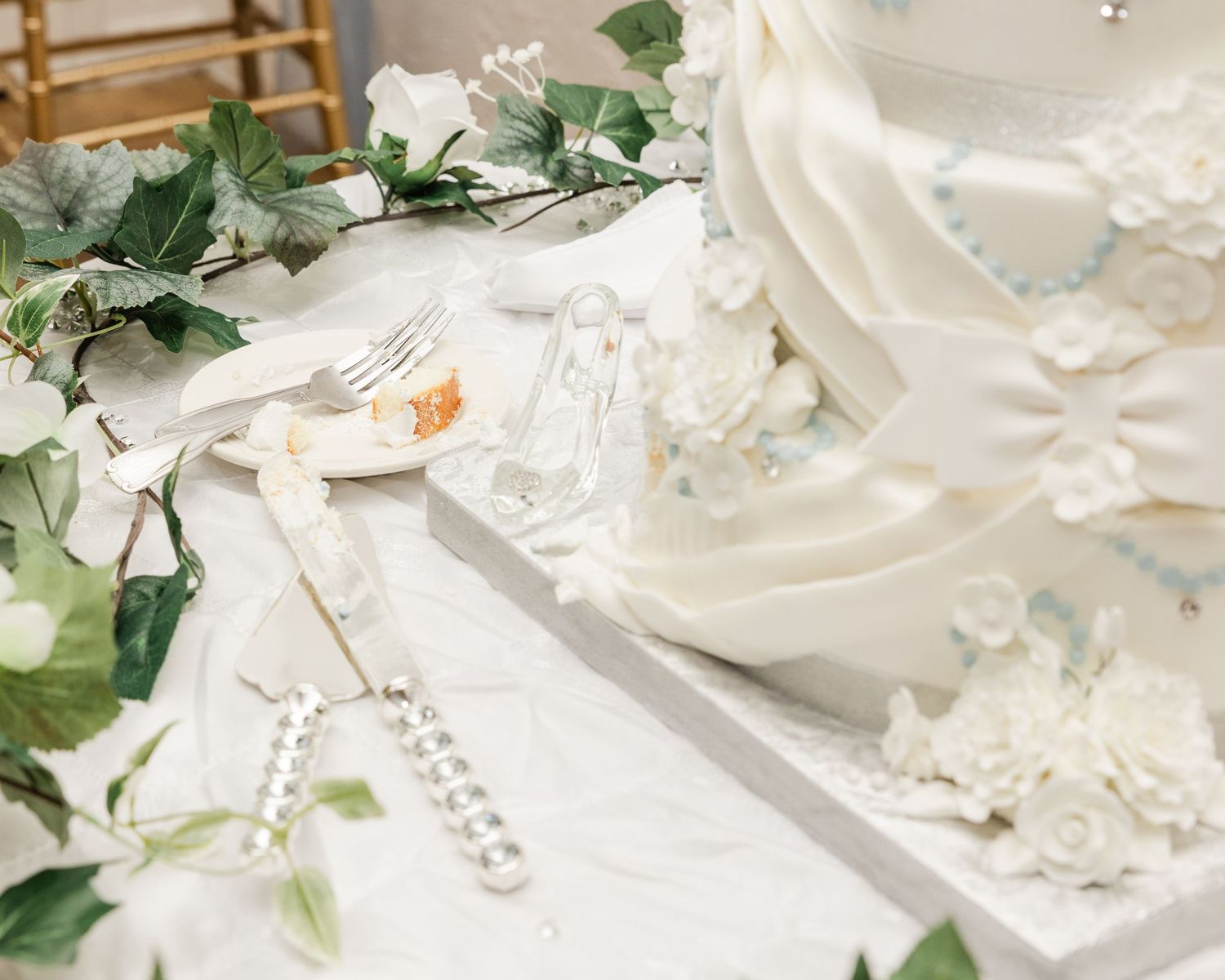Hermann Hill Fairytale Wedding Katie Strzelec Photography St. Louis Engagement Wedding Photographer Midwest and Missouri Weddings.