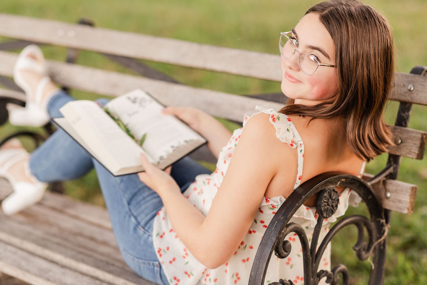 Forest Park Senior Portrait Session Katie Strzelec Photography Senior Lifestyle Photographer St. Louis Missouri Midwest Graduation