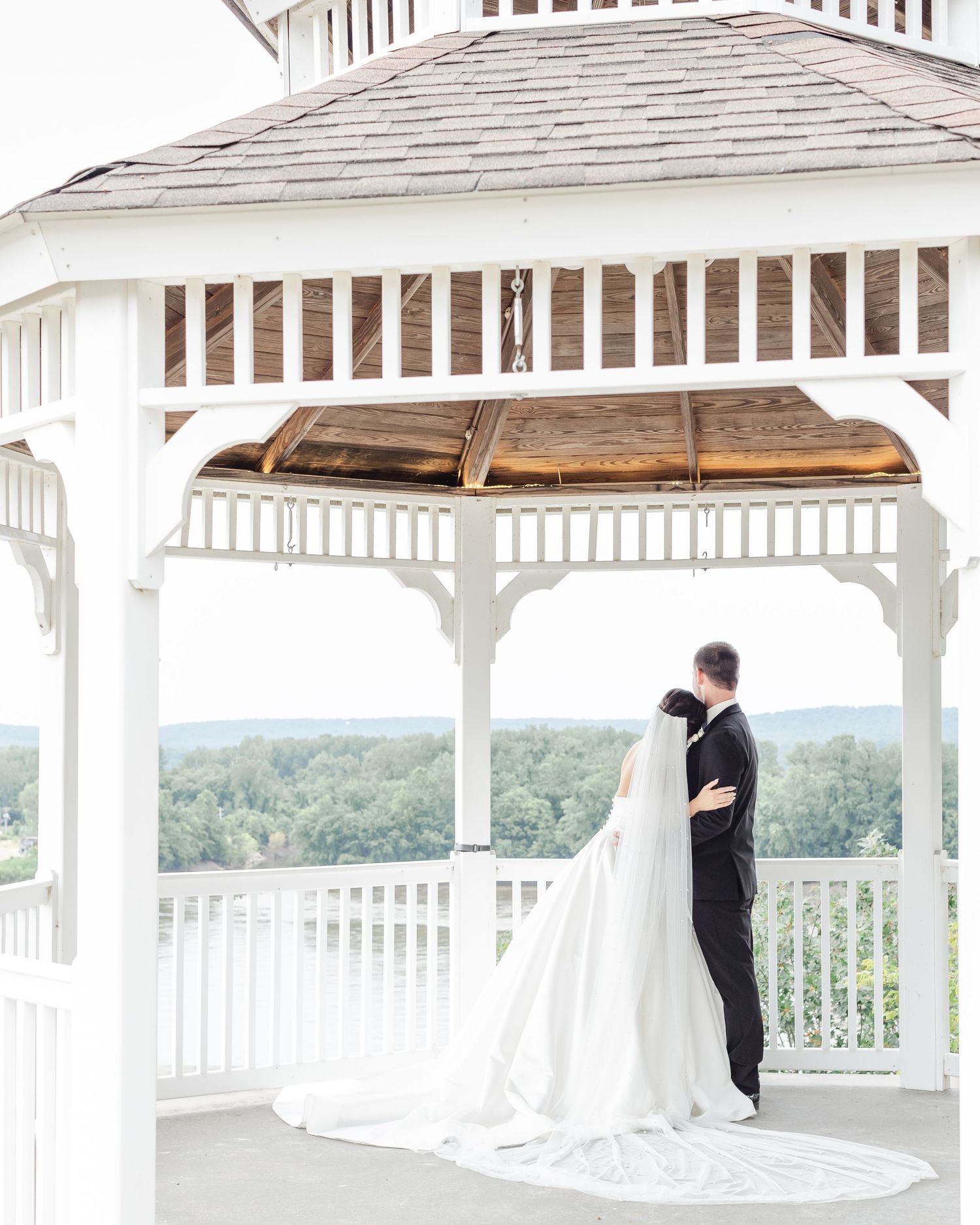 Hermann Hill Fairytale Wedding Katie Strzelec Photography St. Louis Engagement Wedding Photographer Midwest and Missouri Weddings.