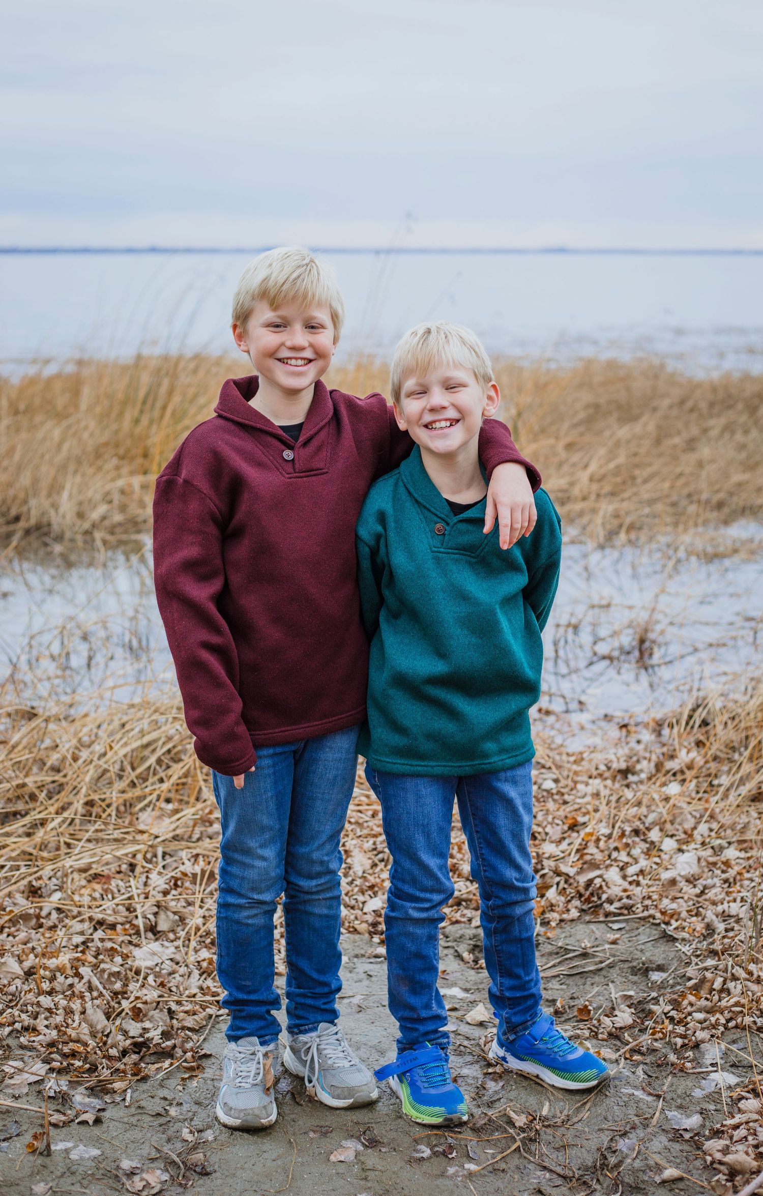 Brothers posing during an outdoor photography session in Île-Perrot