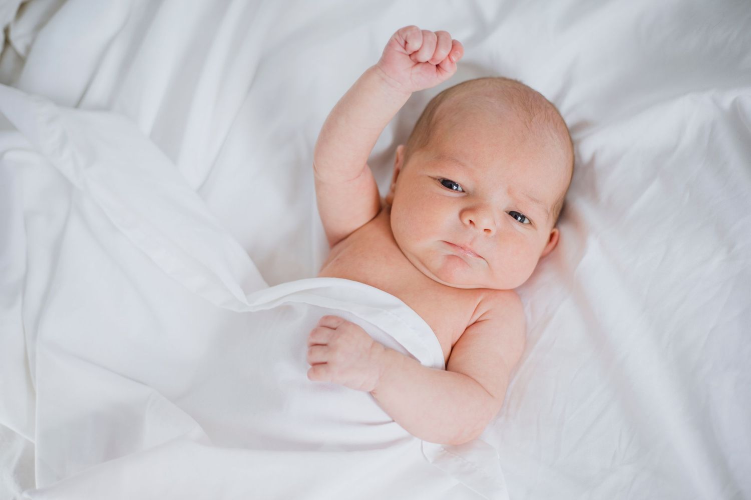 Newborn baby during a natural photography session in Île-Perrot