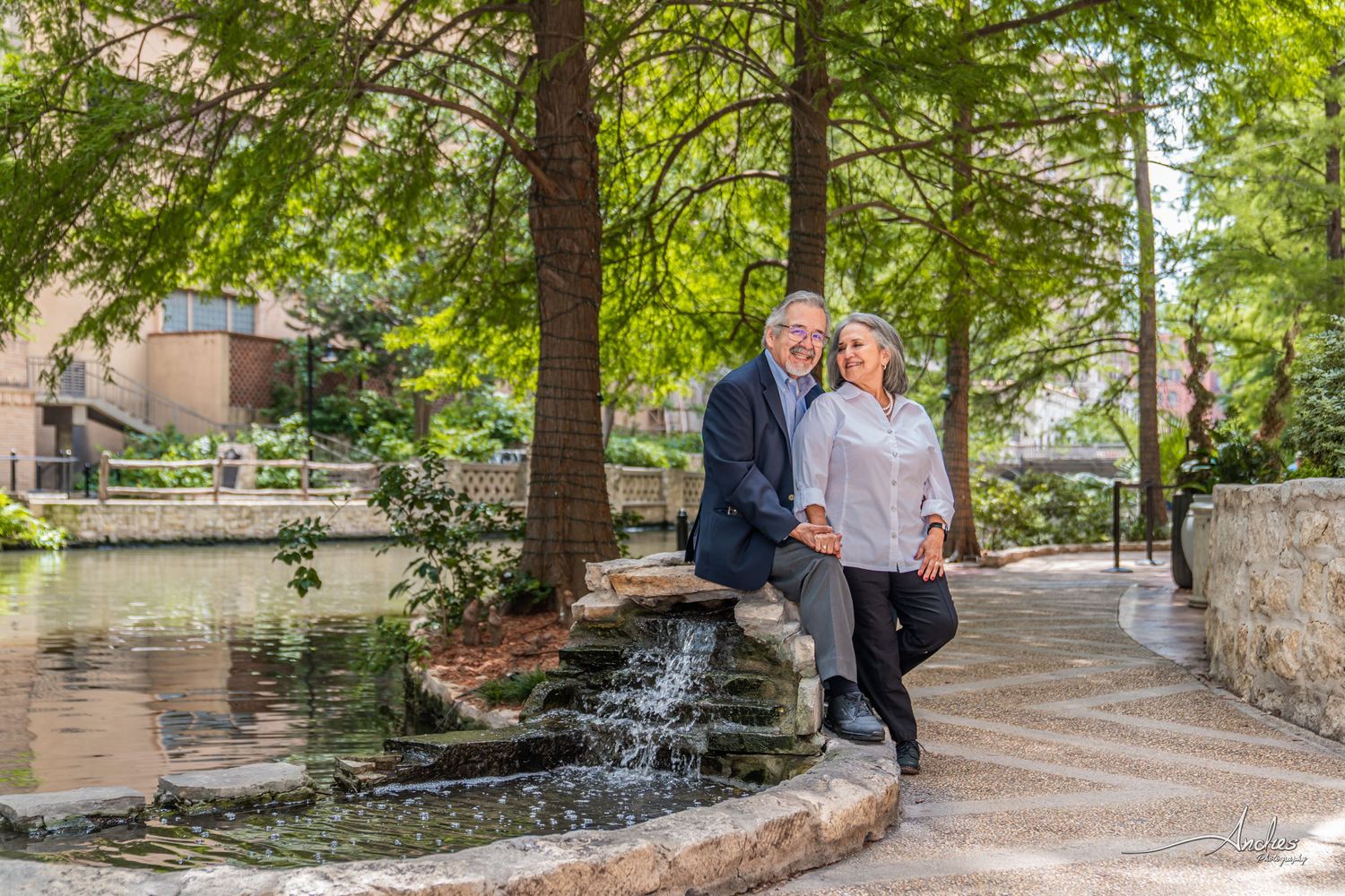 Couple portrait session at the Riverwalk in scenic San Antonio park