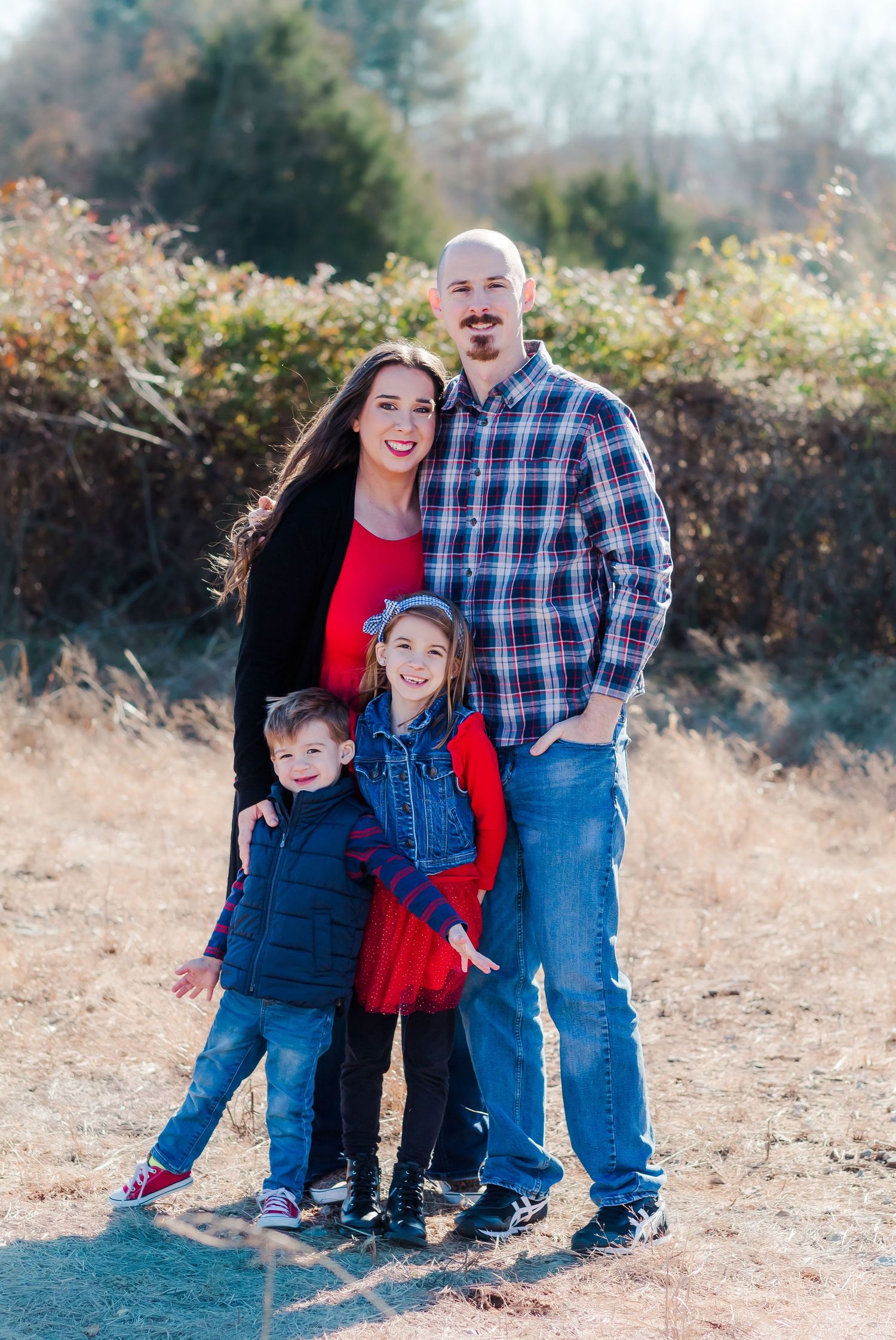 Outdoor family portrait session in Murfreesboro Tennessee