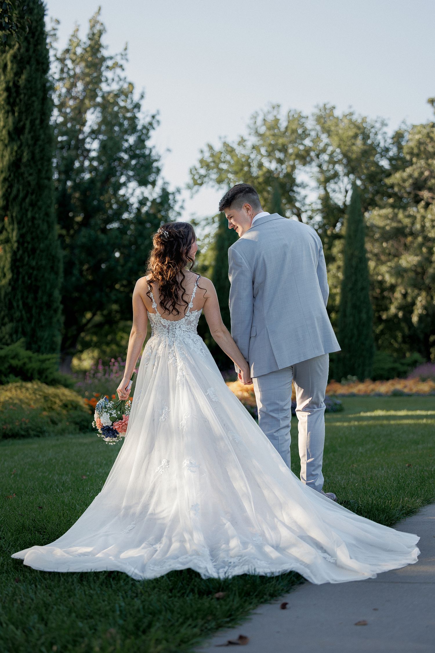 bride and groom portraits photographed by temri photography a kansas wedding photographer