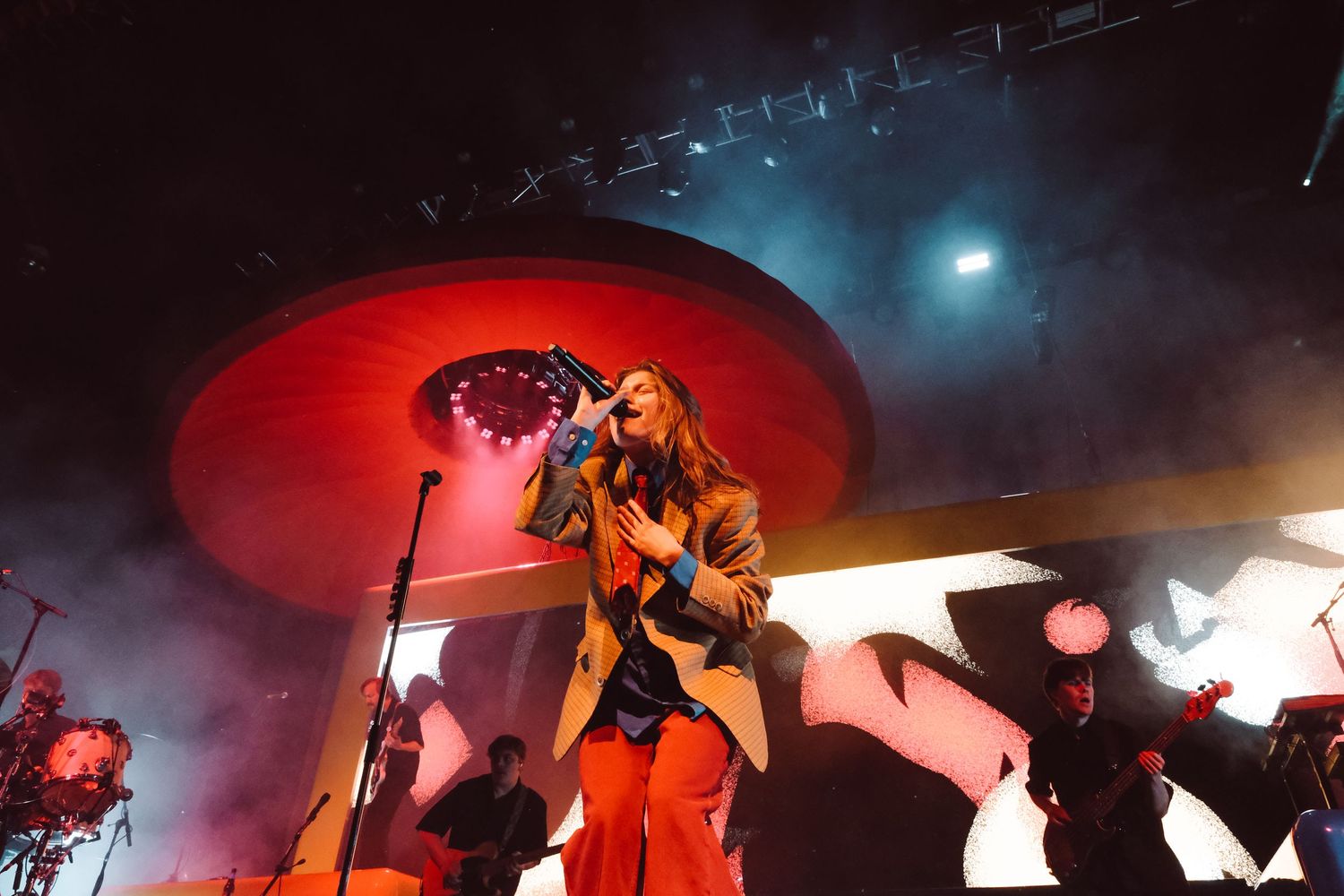 Girl in Red performs at the Fox Theater in Oakland, CA / Photographed by Kayla de Guzman