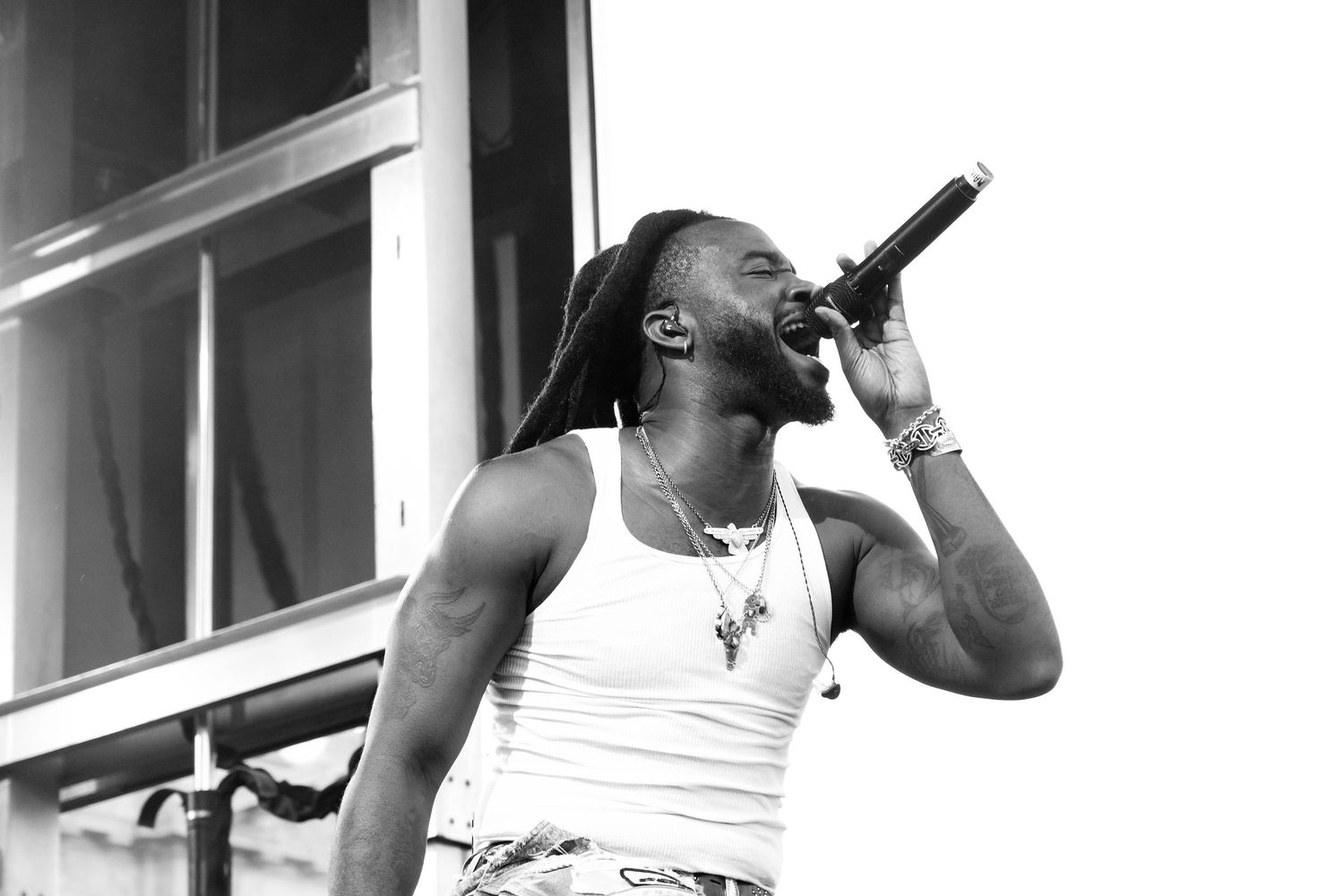 Shaboozey performs at the EMPIRE x Another Planet Entertainment Free Concert in San Francisco, CA / Photographed by Kayla de Guzman