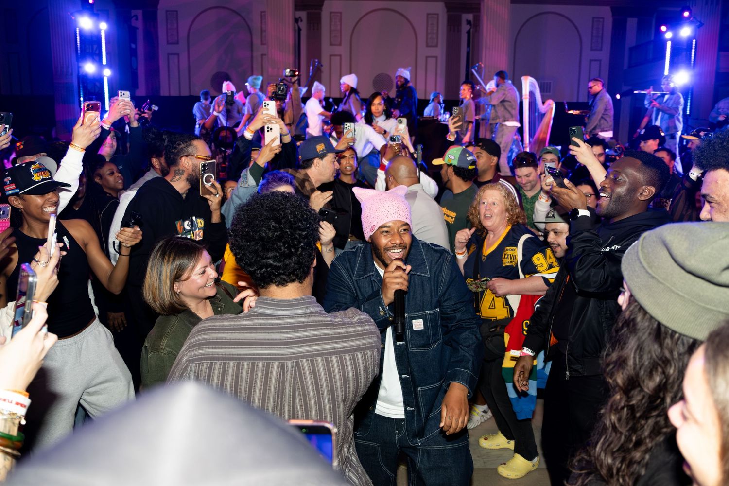 La Russell's performance at the Levi's Home Turf Pop Up event in San Francisco 2026