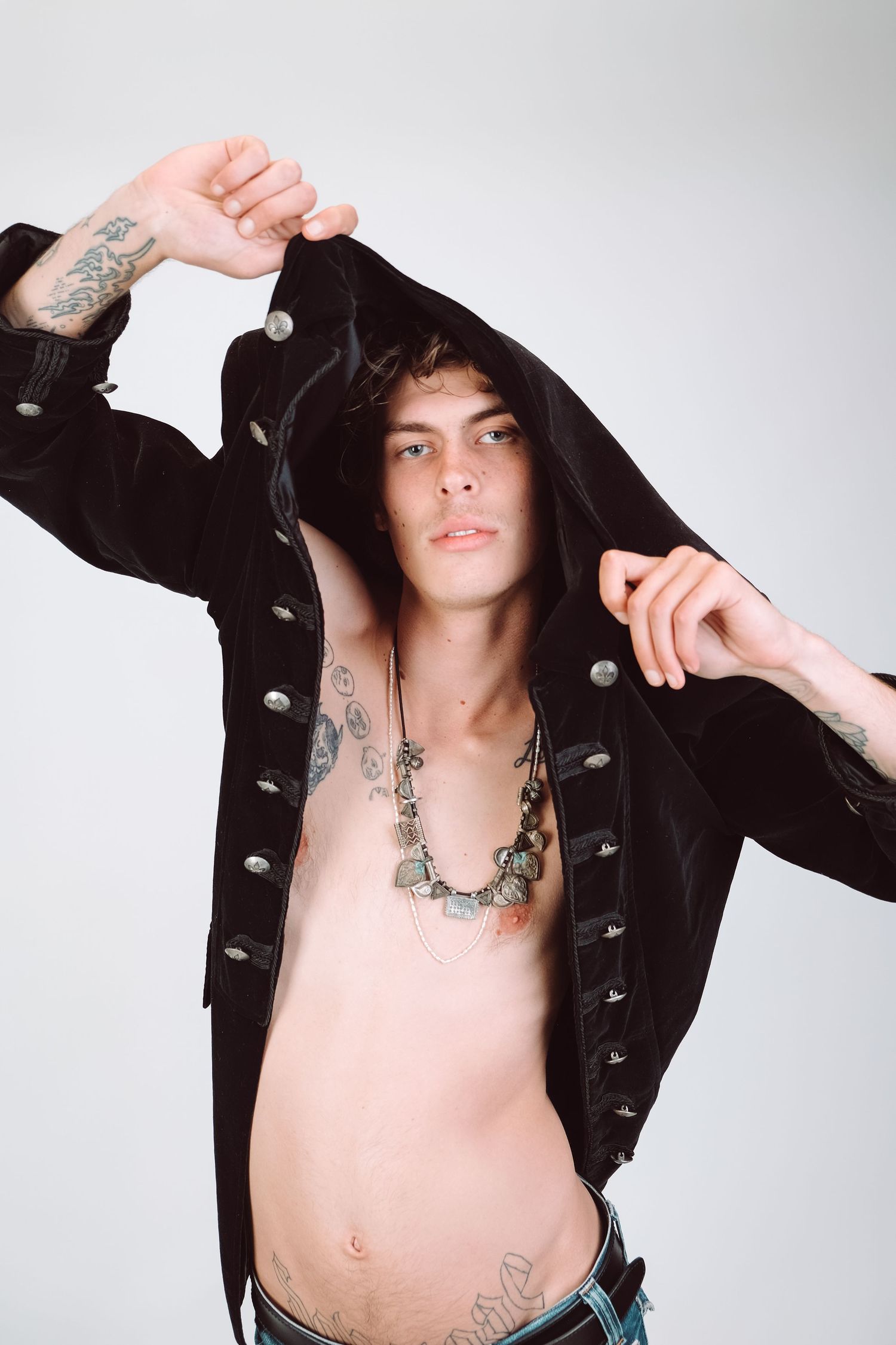 In-studio photography by Kayla de Guzman / Creative Director, Sydney Welch