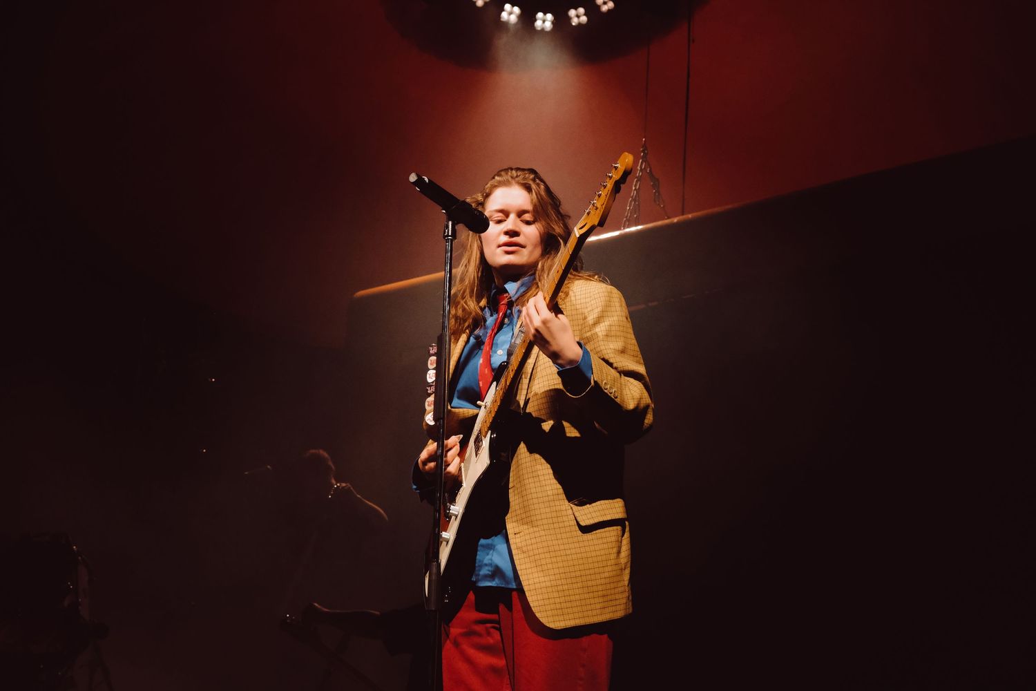 Girl in Red performs at the Fox Theater in Oakland, CA / Photographed by Kayla de Guzman