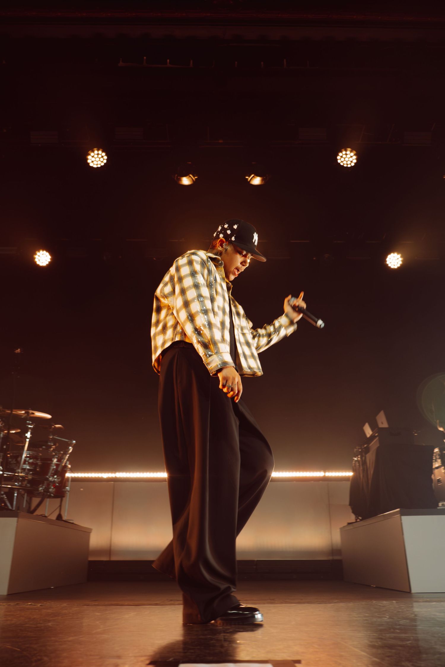 KWN concert photographed by Kayla de Guzman at the Regency Ballroom in San Francisco. Shot with a Fujifilm xt4.