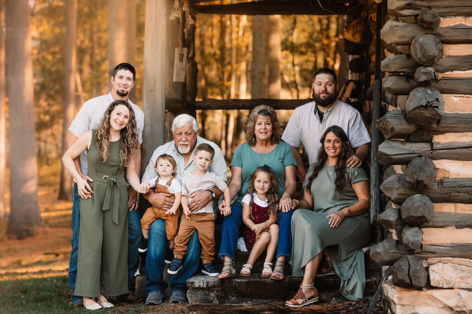 Happy family photo. Somerset PA. Good Photographer Pa. Studio Family Photography. Large group family