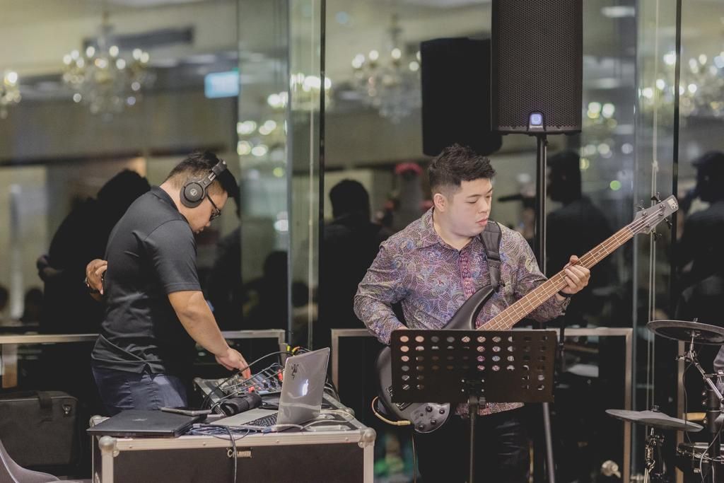 Live Band