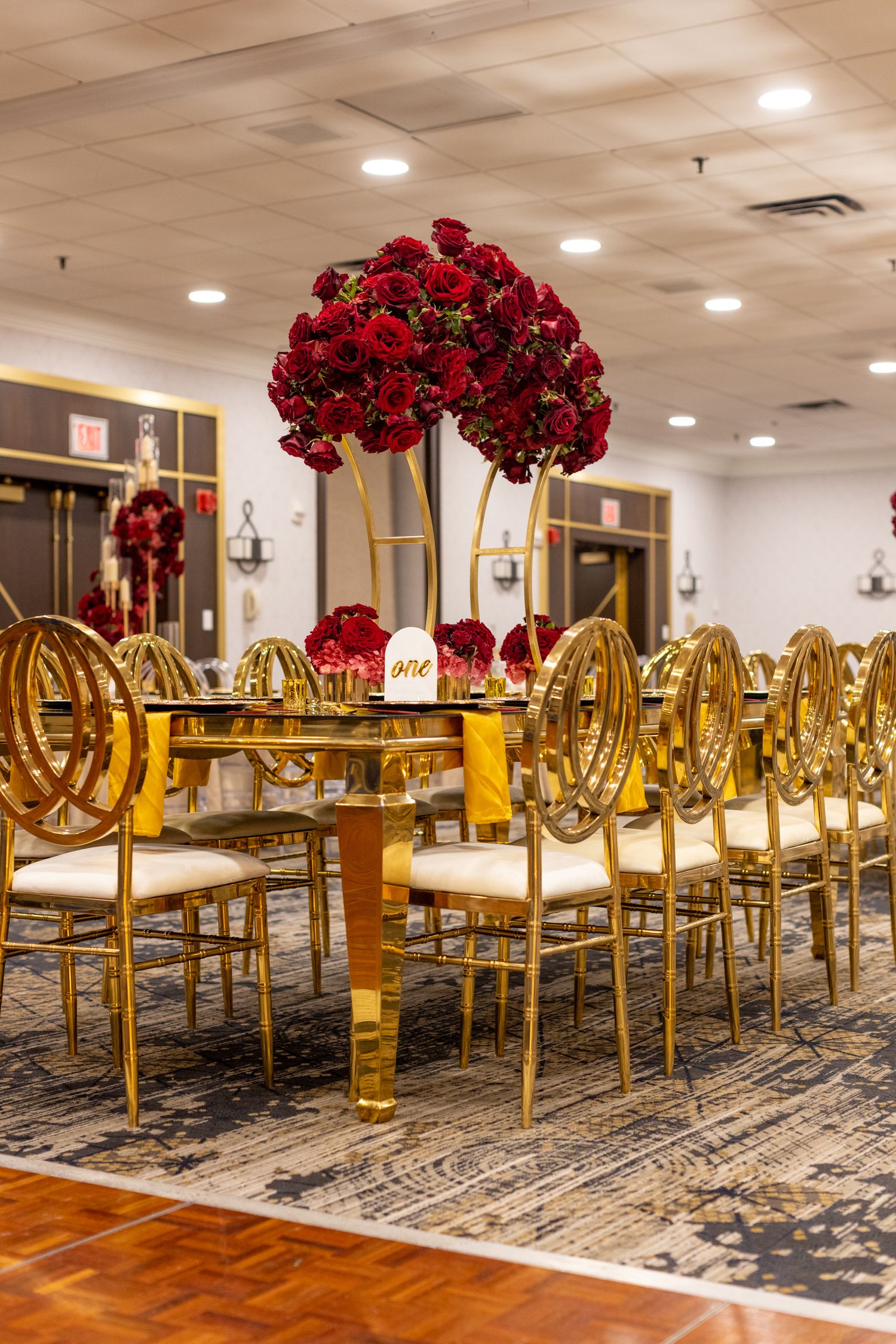 Corporate & institutional event photography capturing conferences, galas, meetings, and brand events with professional, cinematic coverage.