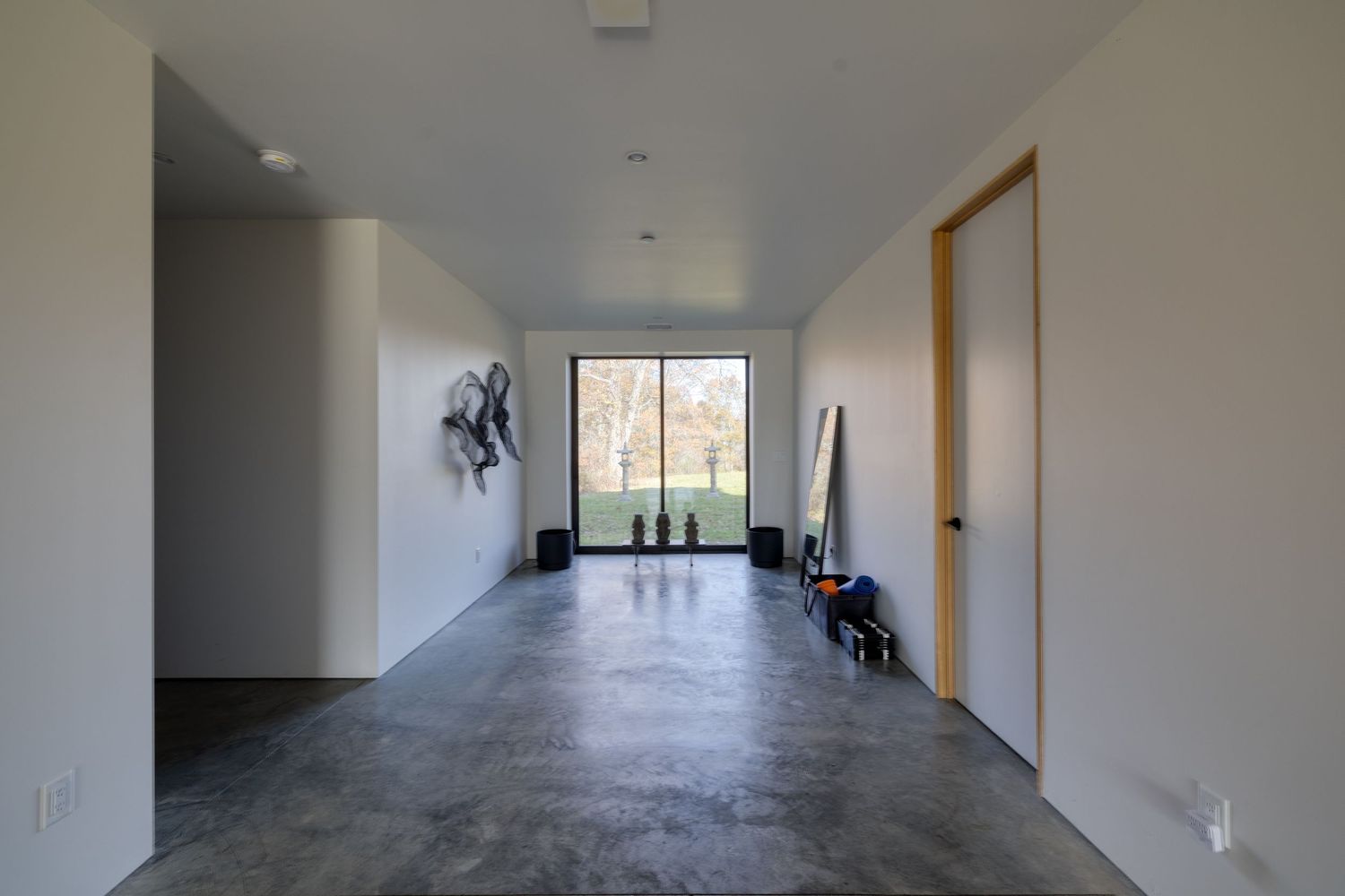 Real estate & interior photographer specializing in luxury homes commercial spaces, and design-focused photography for architects & designer