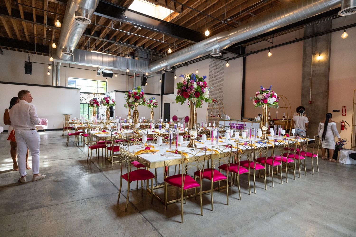 Corporate & institutional event photography capturing conferences, galas, meetings, and brand events with professional, cinematic coverage.