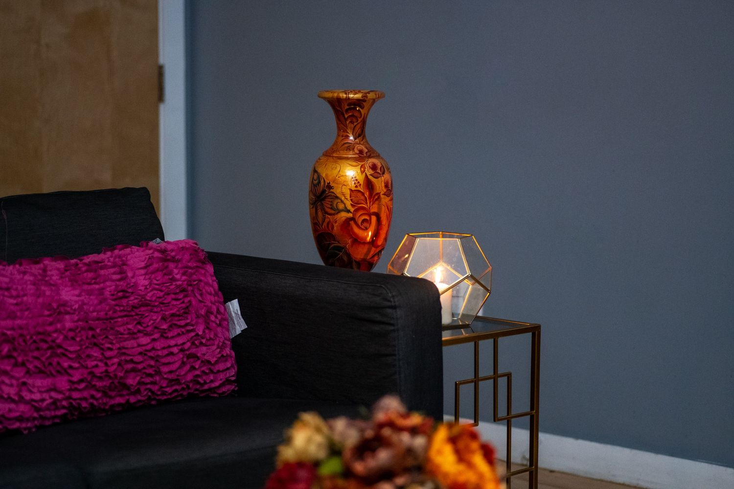 Real estate & interior photographer specializing in luxury homes commercial spaces, and design-focused photography for architects & designer