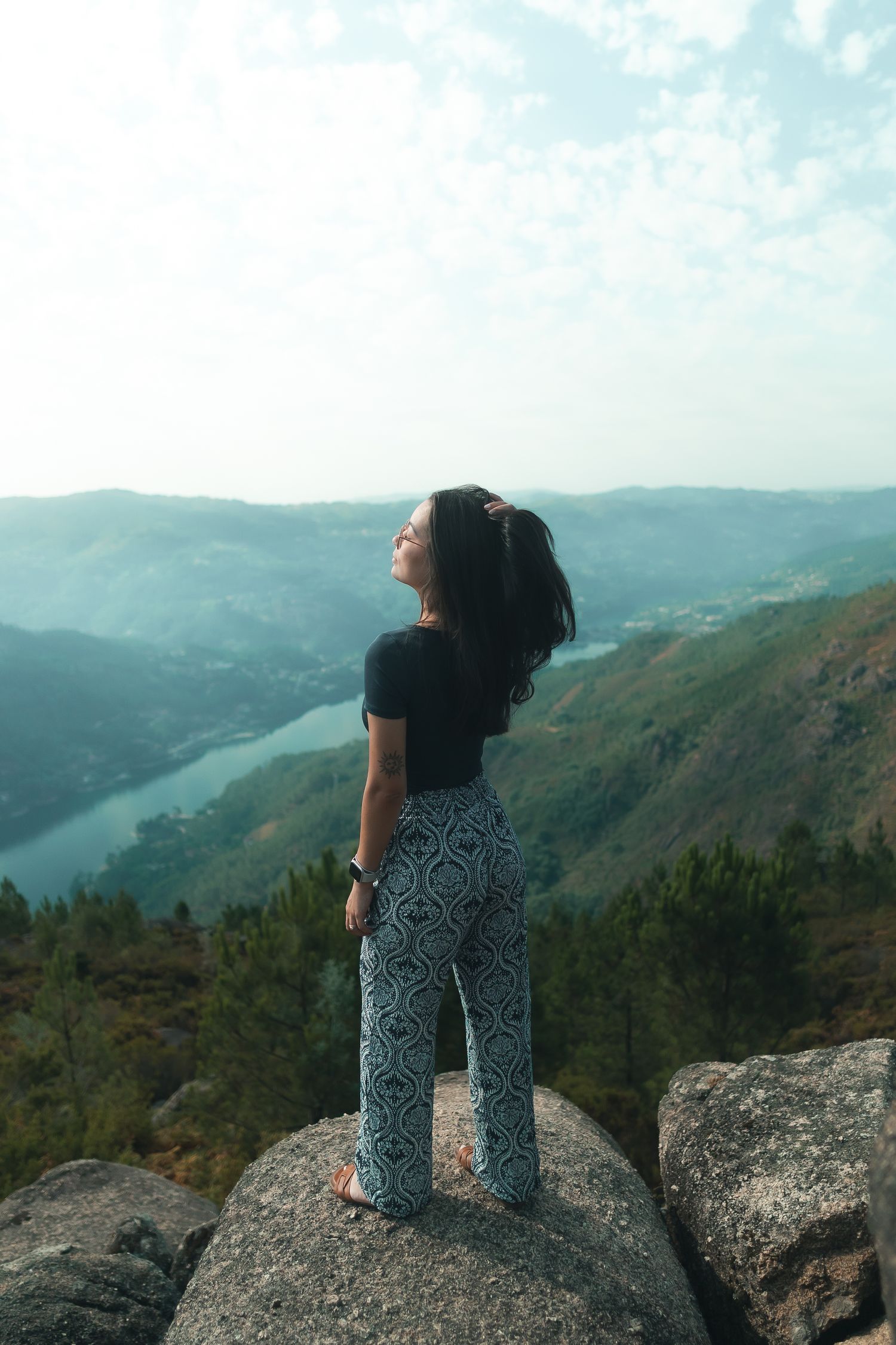 fotografia feminina em cascais, sintra, lisboa, ensaio feminino, retrato feminino na praia, ensaio feminino ao por do sol