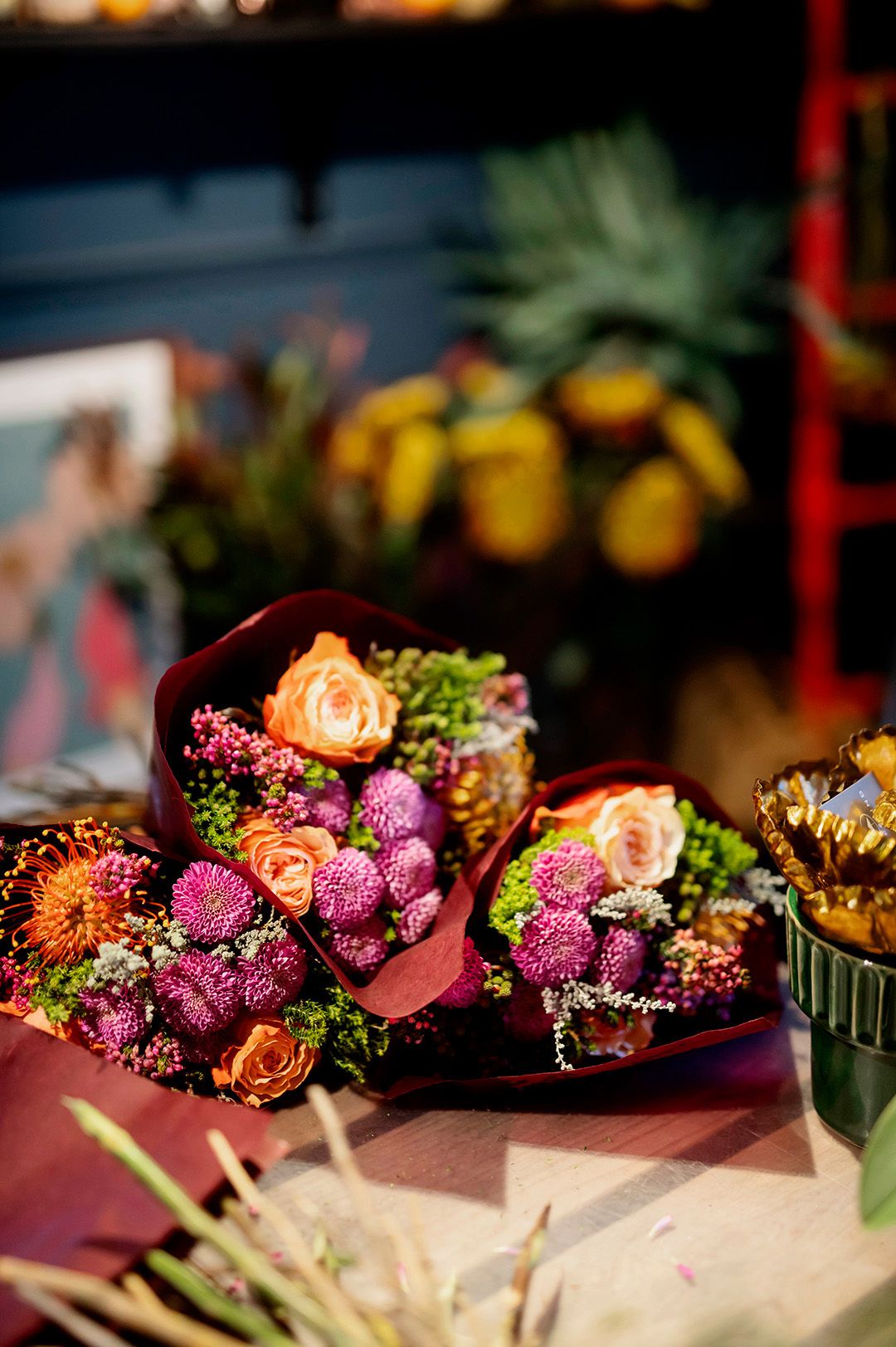 Buketter skapas hos Min lilla blomsteratelje