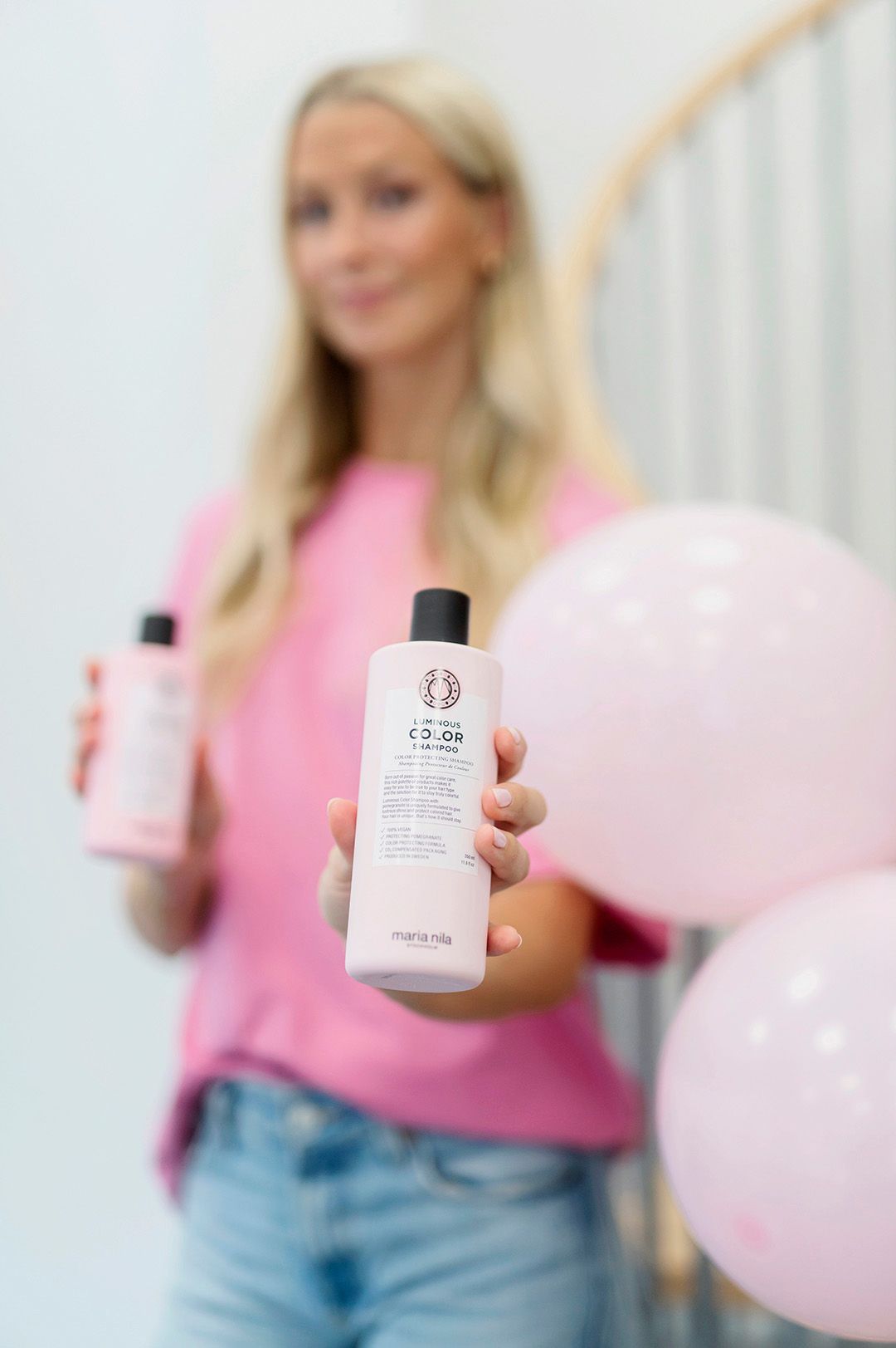 Frisör som rekommenderar produkter från maria Nila
