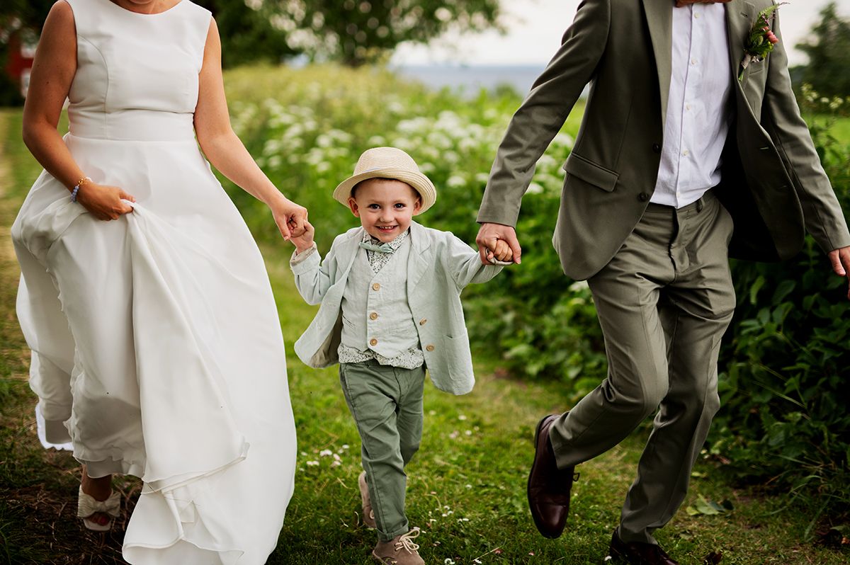 Hela familjen på bröllopsdagen