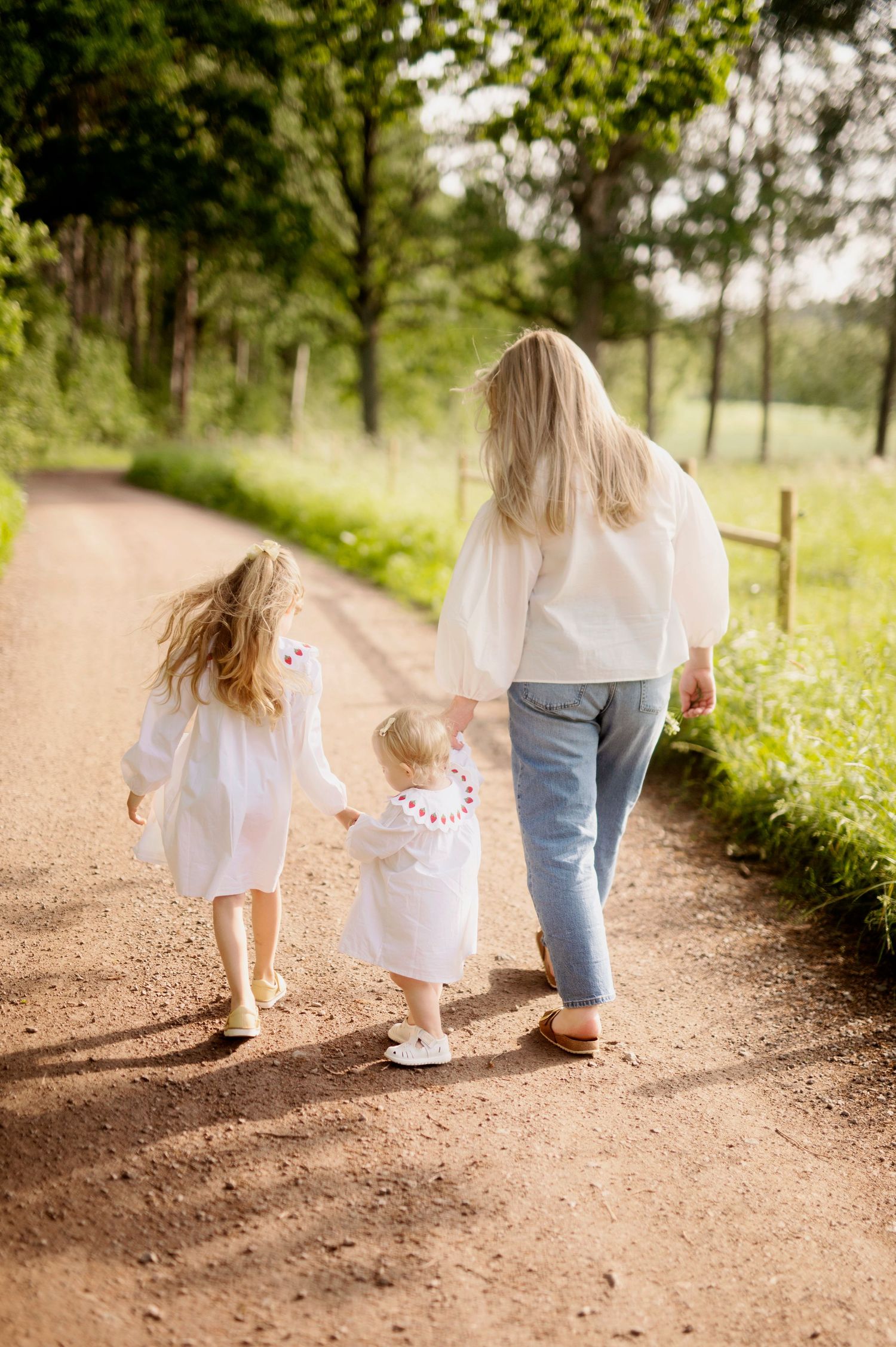 En mamma med sina döttrar, fotografering i Motala