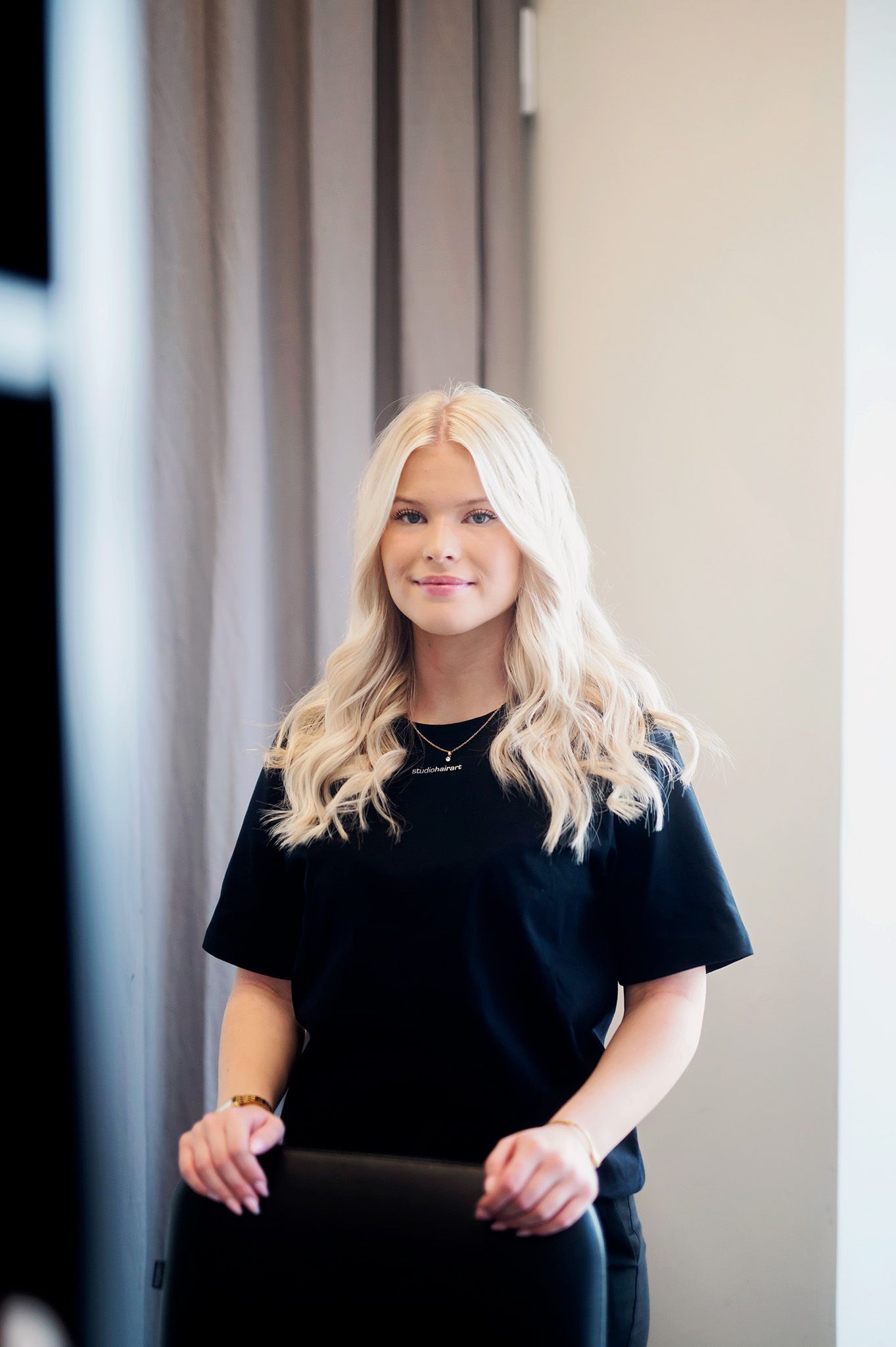 Lisa på Studio Hair Art Motala