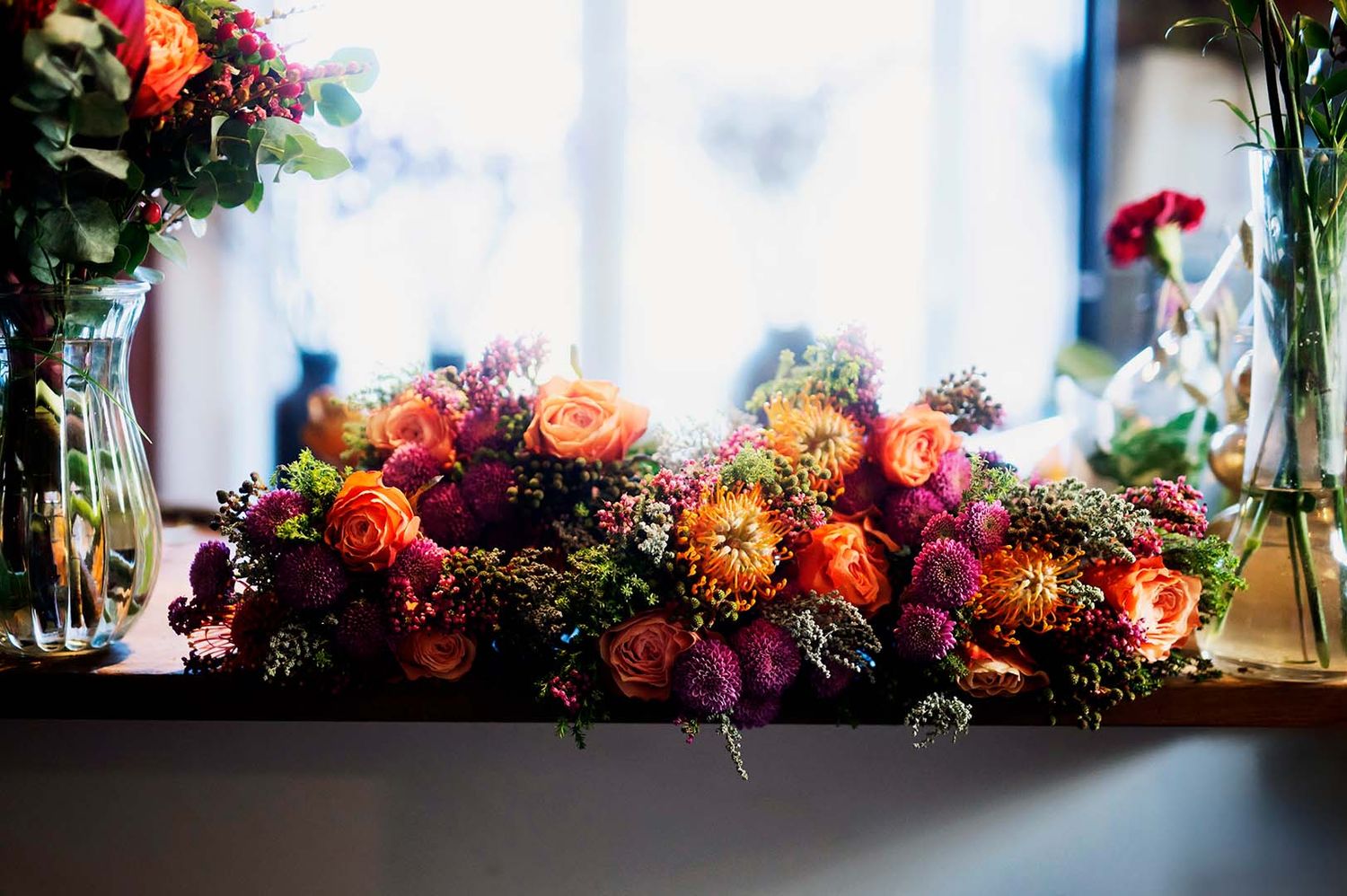 Blommor som väntas på att bli buketter