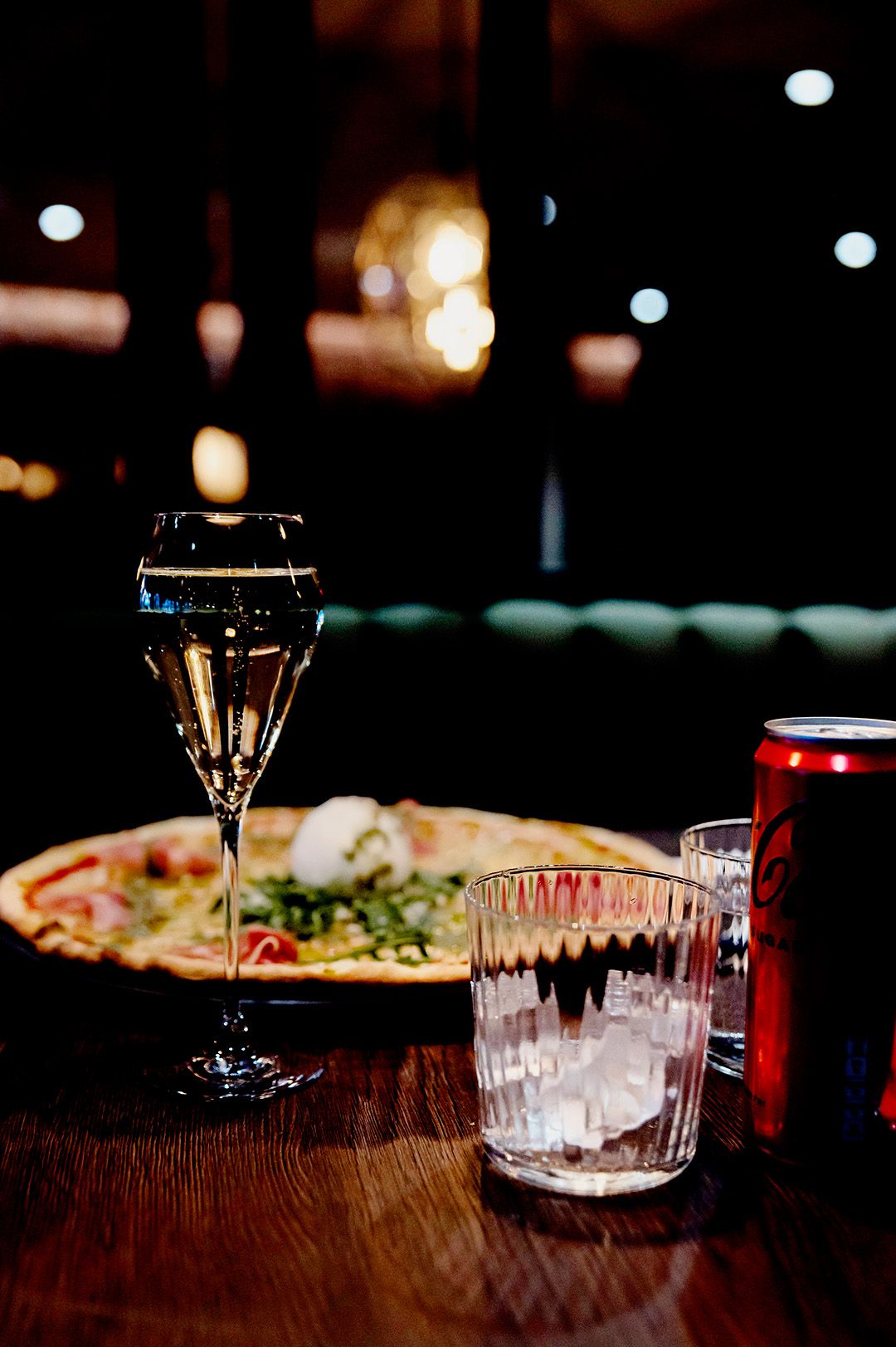 Pizza och bubbel hos Sjöbris