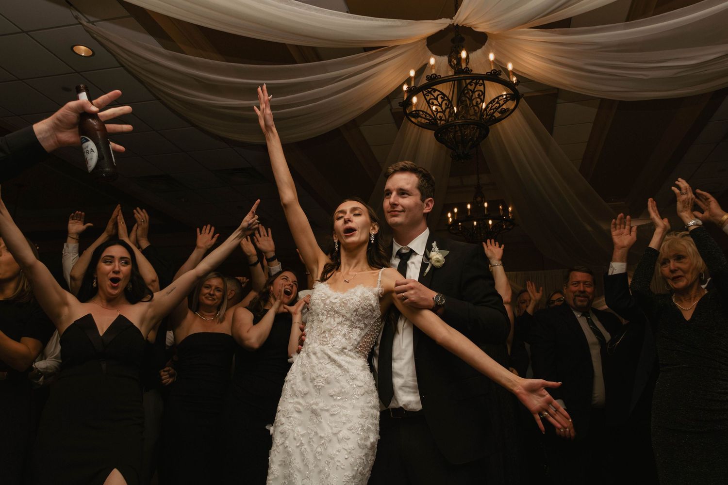 Pennsylvania wedding guest dance floor candid celebratory photos