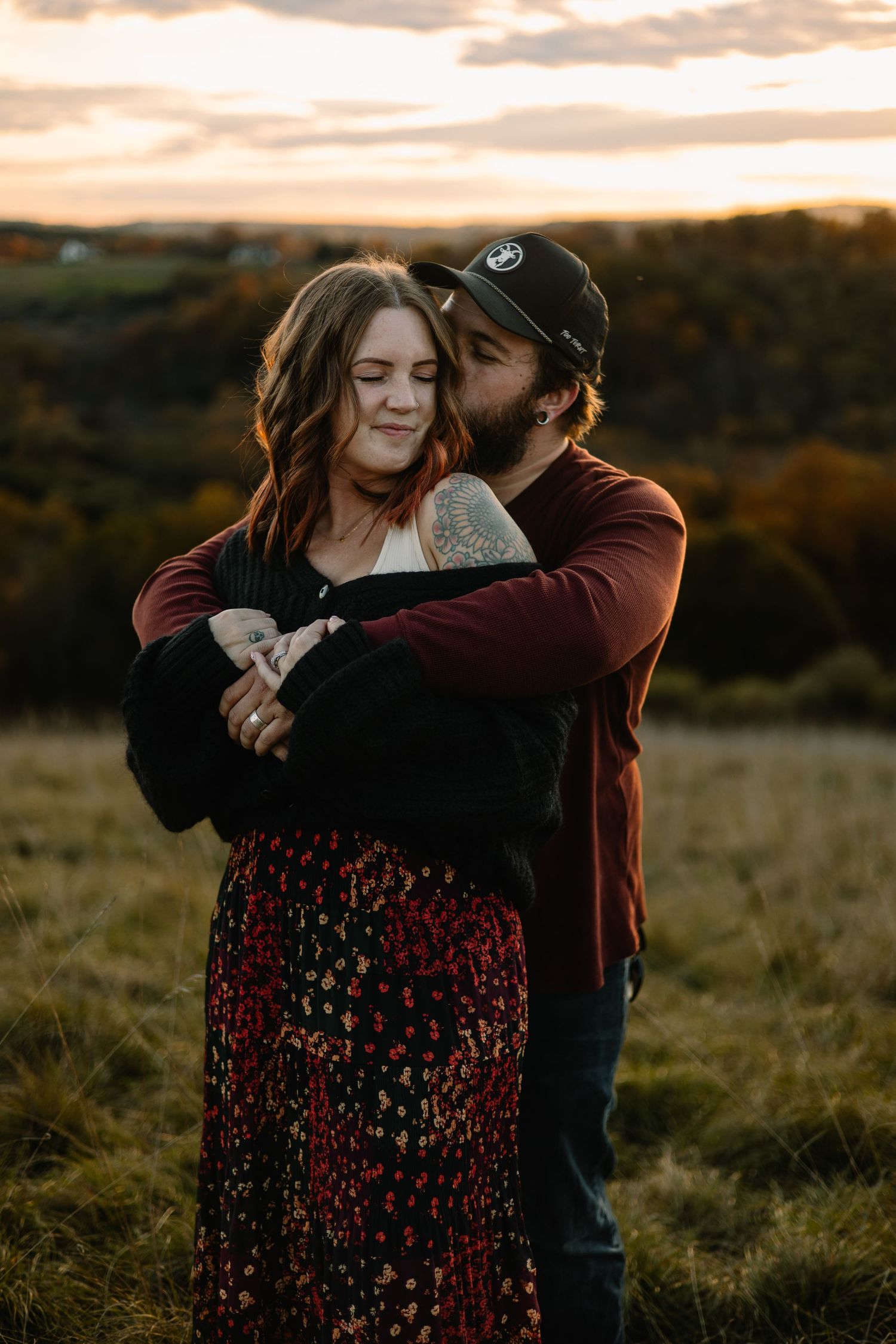 Romantic fall golden hour couples photos romantic and fun trexler park lehigh valley pennsylvania
