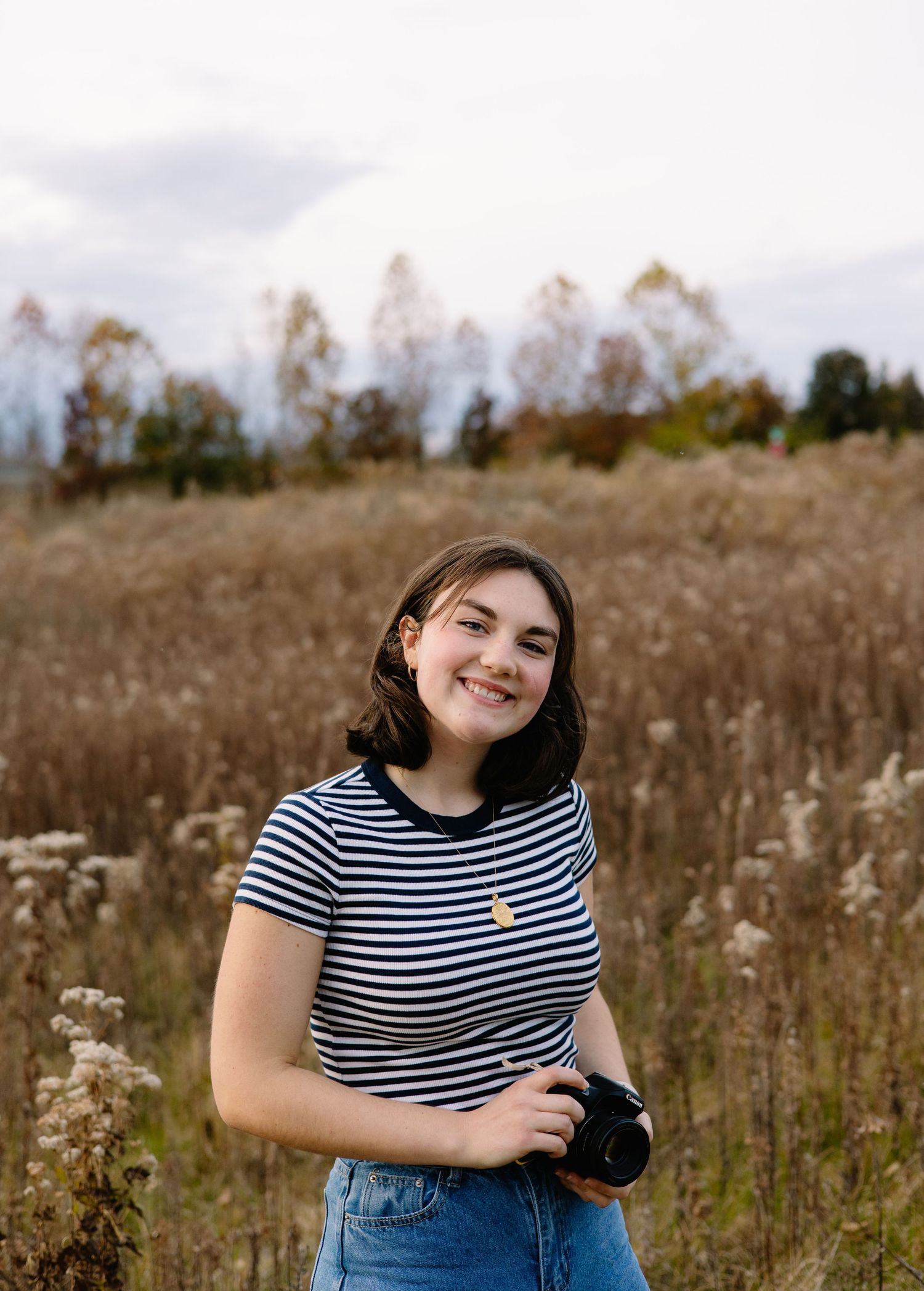 Olivia owner of OllieOak Photography. A wedding, couples, branding, and individual photographer based in the Lehigh Valley of Pennsylvania