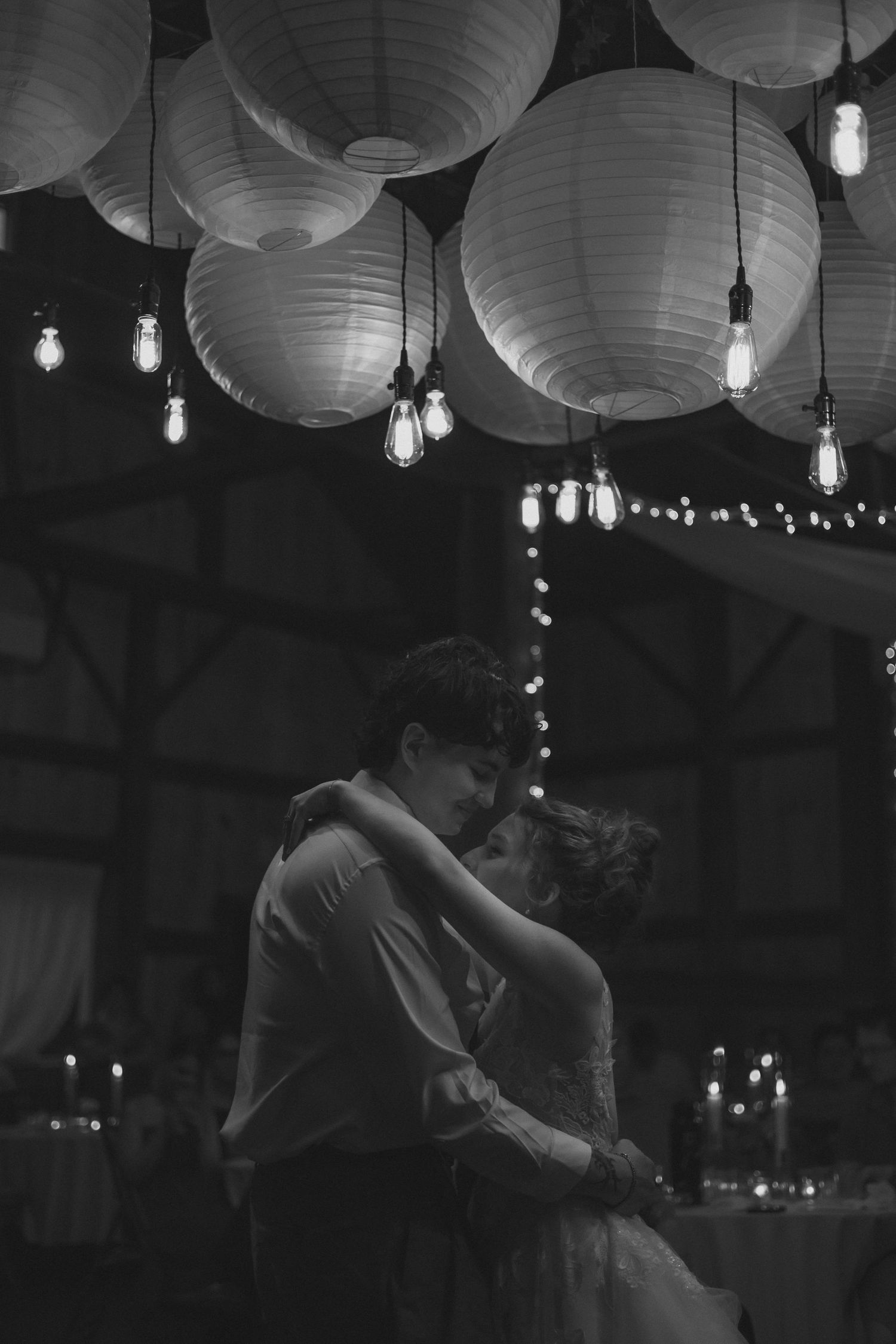 Romantic and candid wedding reception photos, romantic bride and groom first dance photos, black and white, lehigh valley PA