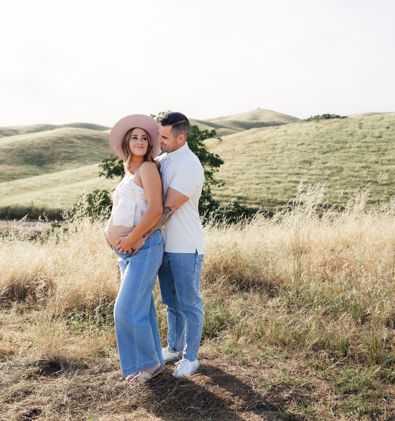 Maternity photos at Millerton Lake, Friant California