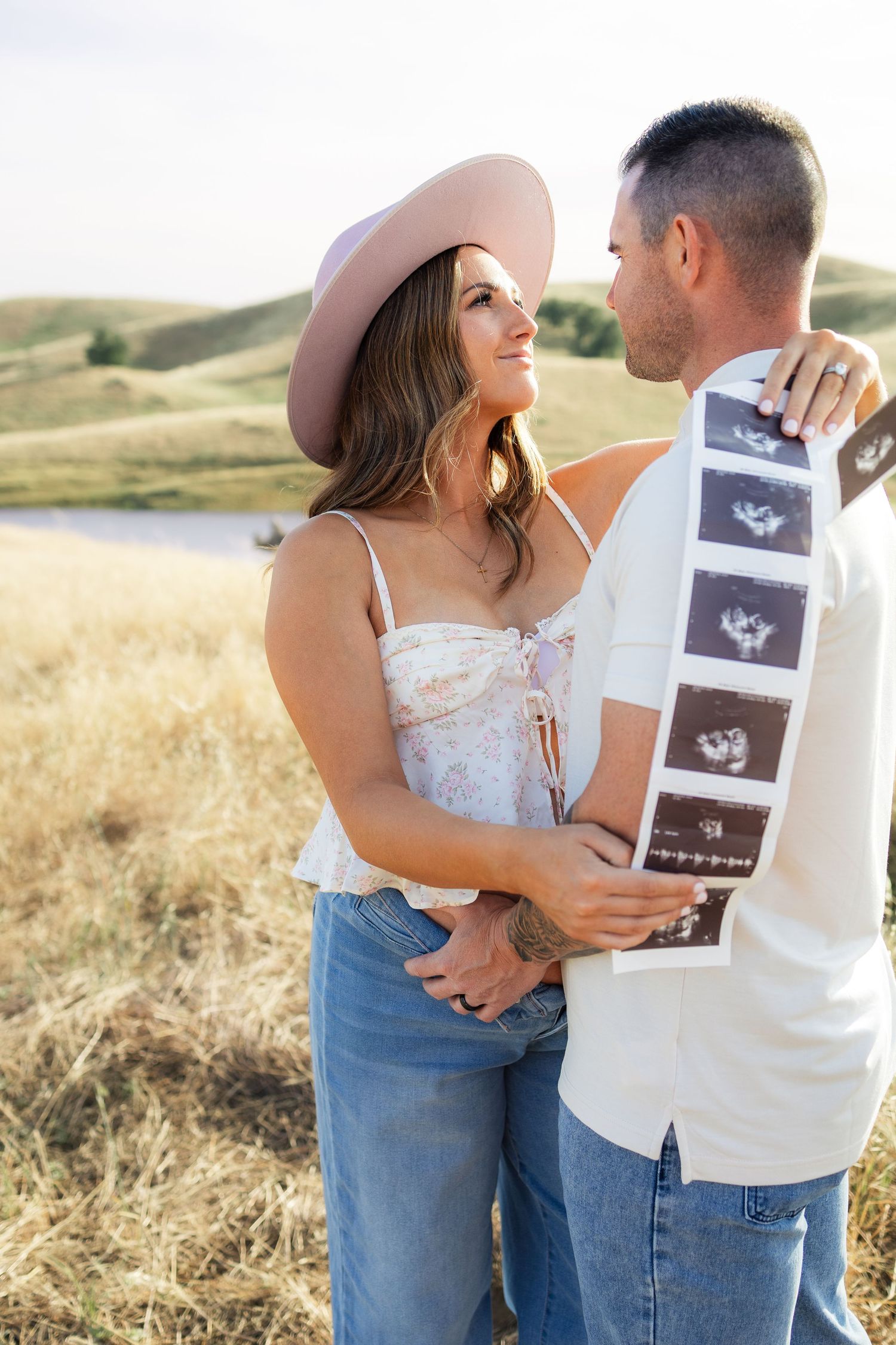 Maternity photos at Millerton Lake, Friant California