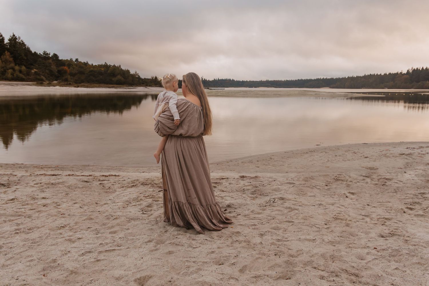 gezinsshoot, gezin, gezinsfotografie, gezinsfotograaf, motherhood, motherhoodshoot, newbornfotografie, newbornshoot