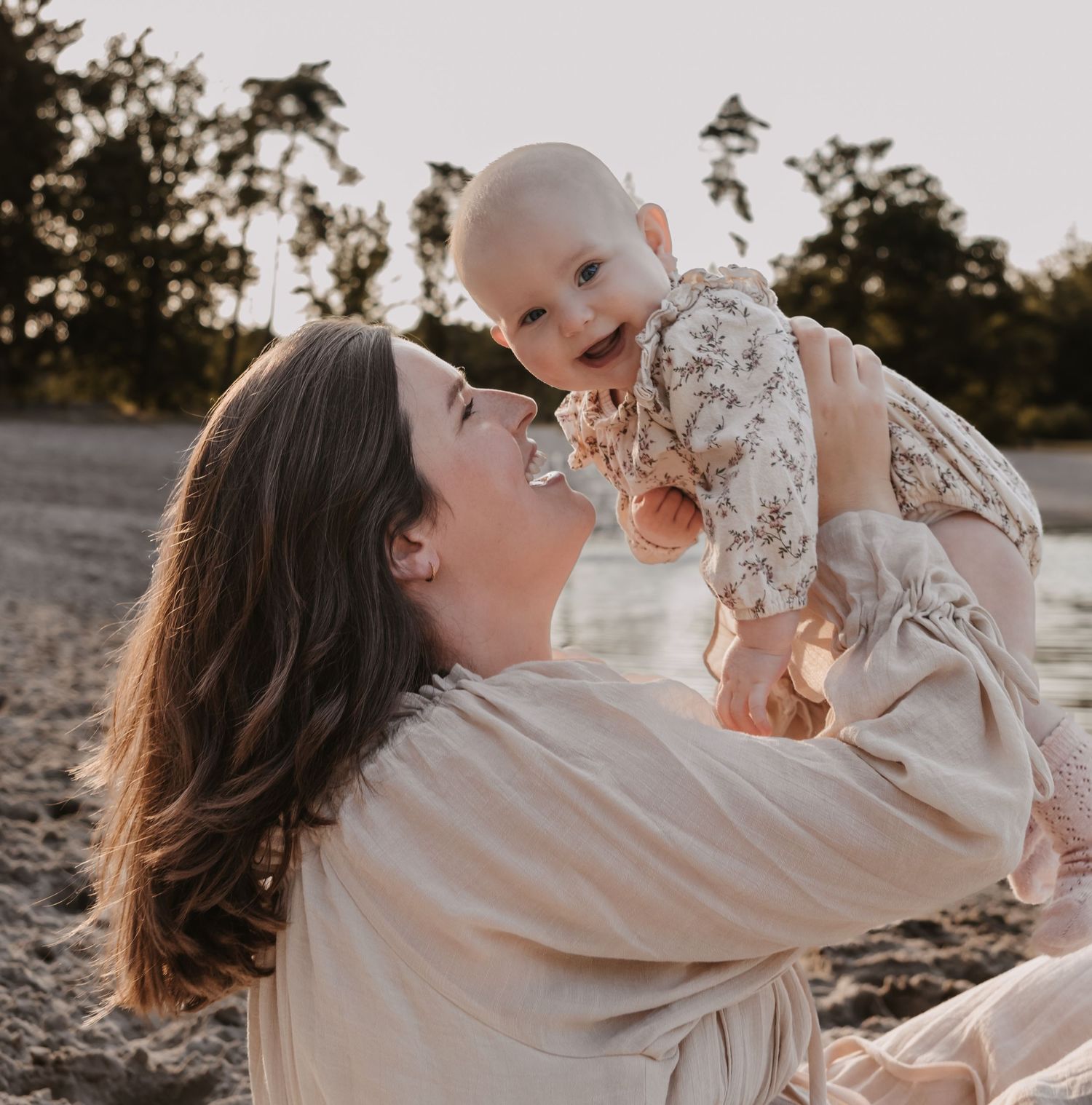 gezinsshoot, gezin, gezinsfotografie, gezinsfotograaf, motherhood, motherhoodshoot, newbornfotografie, newbornshoot