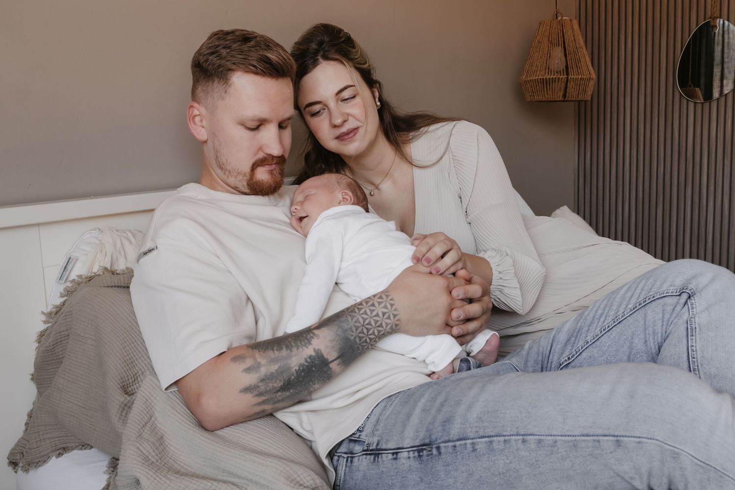 gezinsshoot, gezin, gezinsfotografie, gezinsfotograaf, motherhood, motherhoodshoot, newbornfotografie, newbornshoot