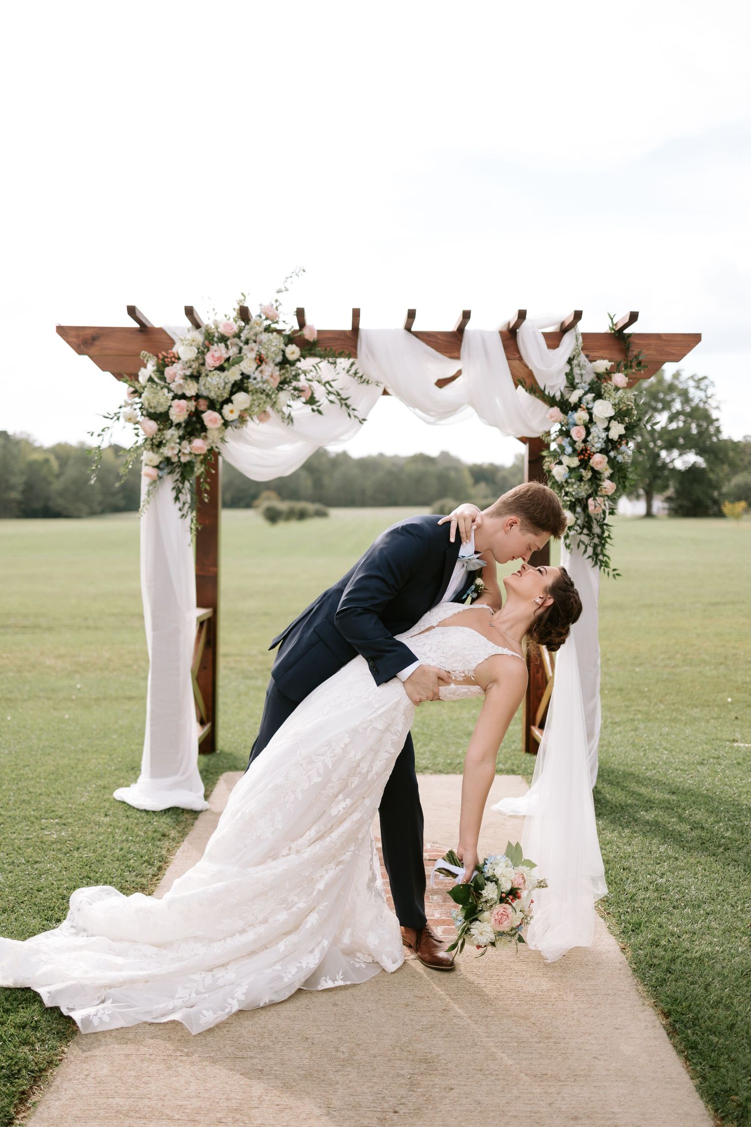 Wedding venue in Auburn, AL set for a romantic and intimate celebration