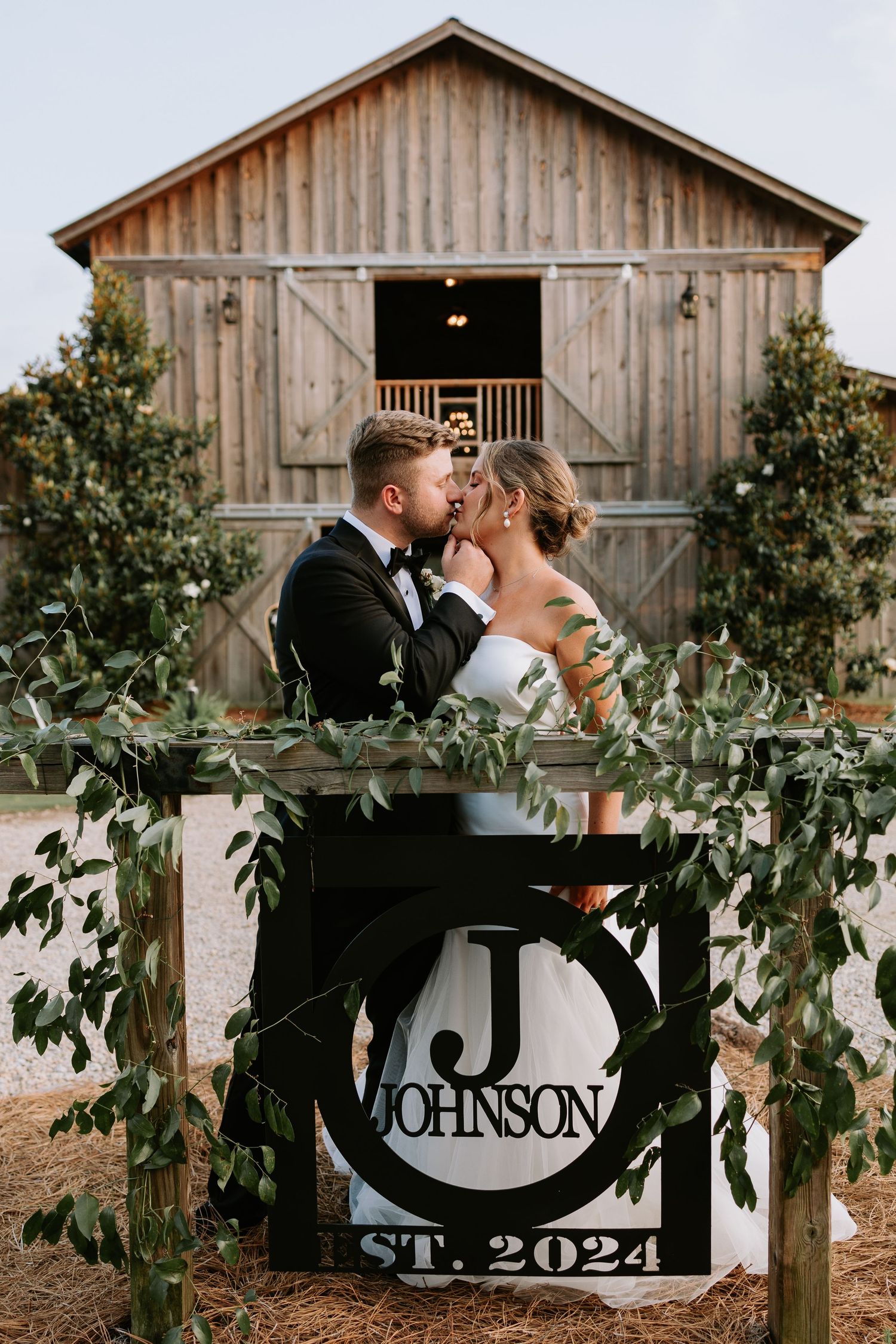 Wedding venue in Auburn, AL set for a romantic and intimate celebration