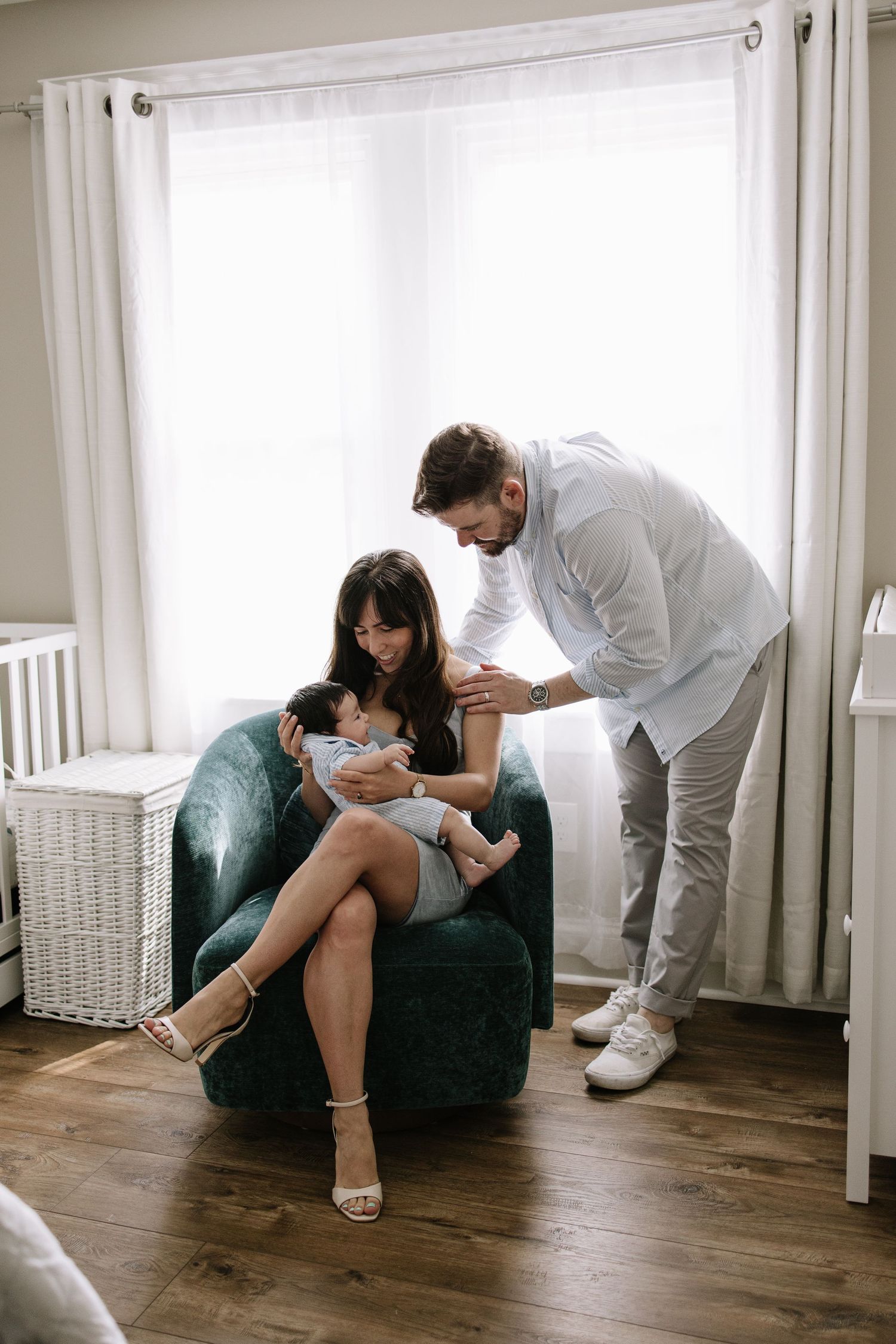 Natural family photos in Philadelphia featuring relaxed, candid moments that preserve love, laughter, and authentic family connections.