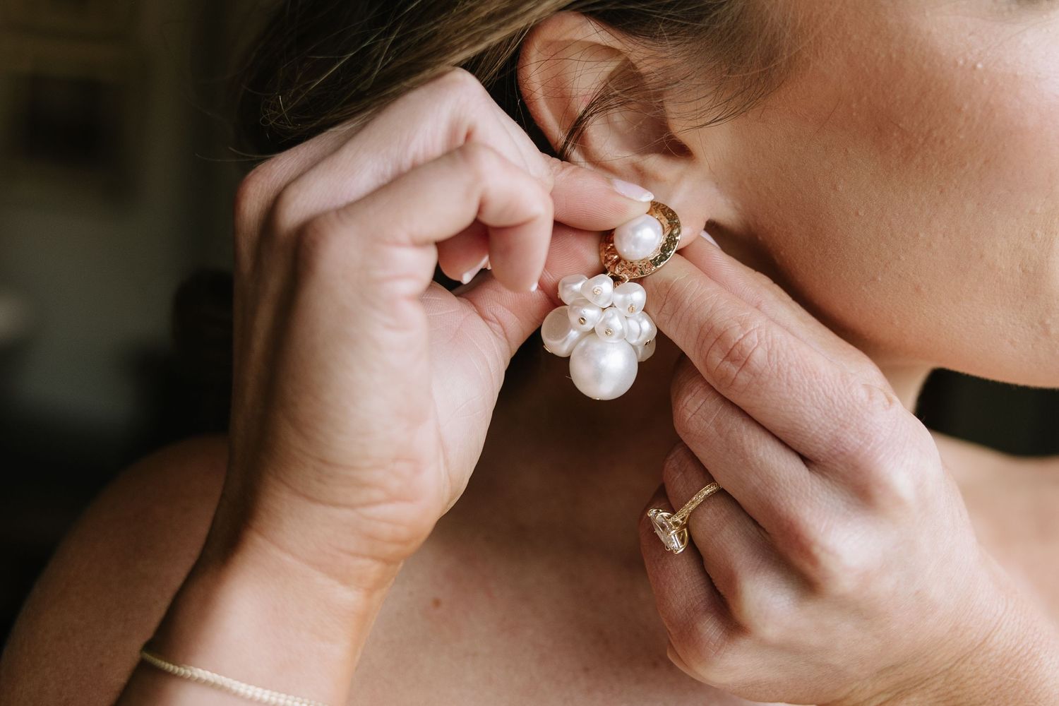 Authentic wedding photography capturing real moments, emotions, and meaningful details in a timeless editorial style.