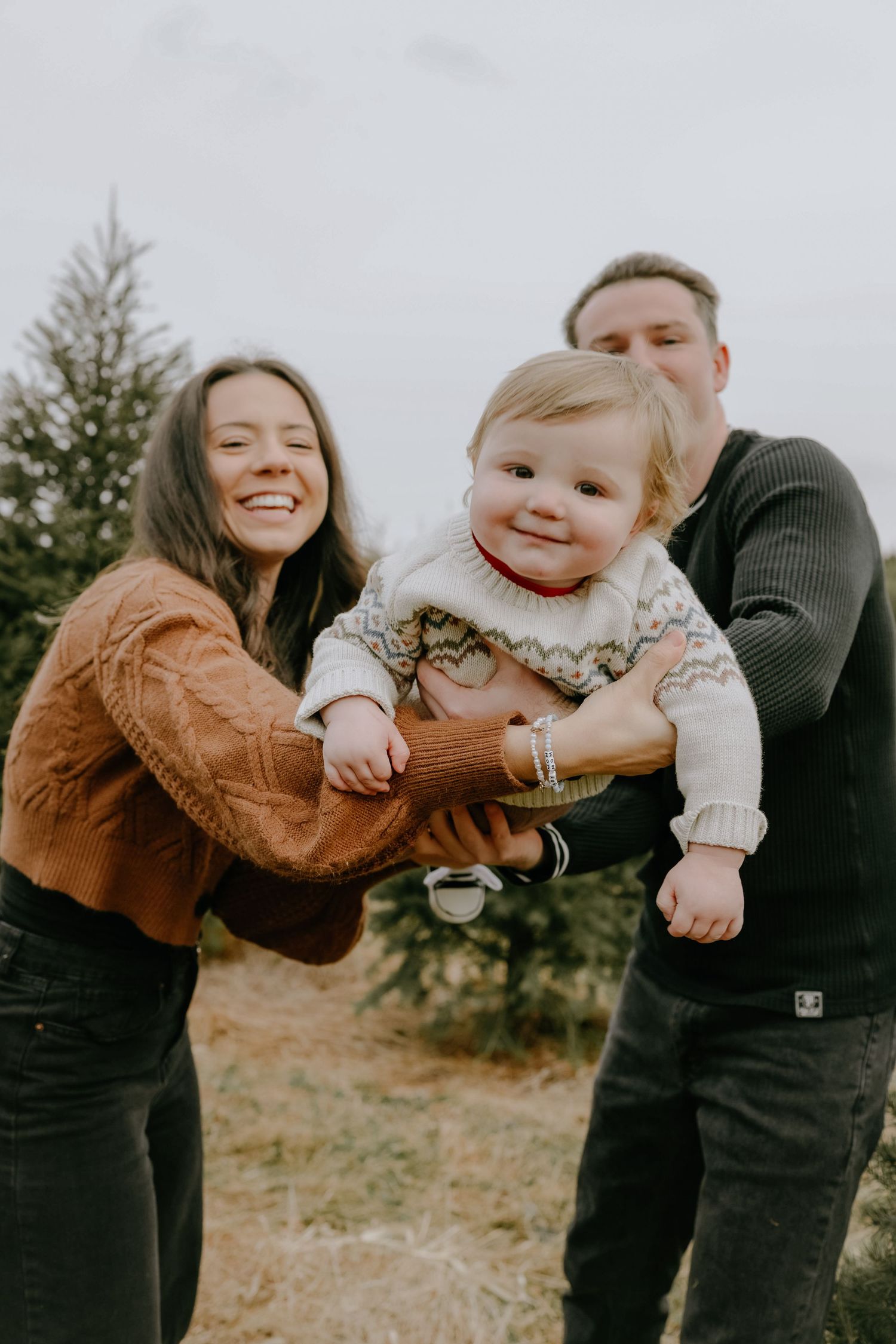 Natural family photos in Philadelphia featuring relaxed, candid moments that preserve love, laughter, and authentic family connections.