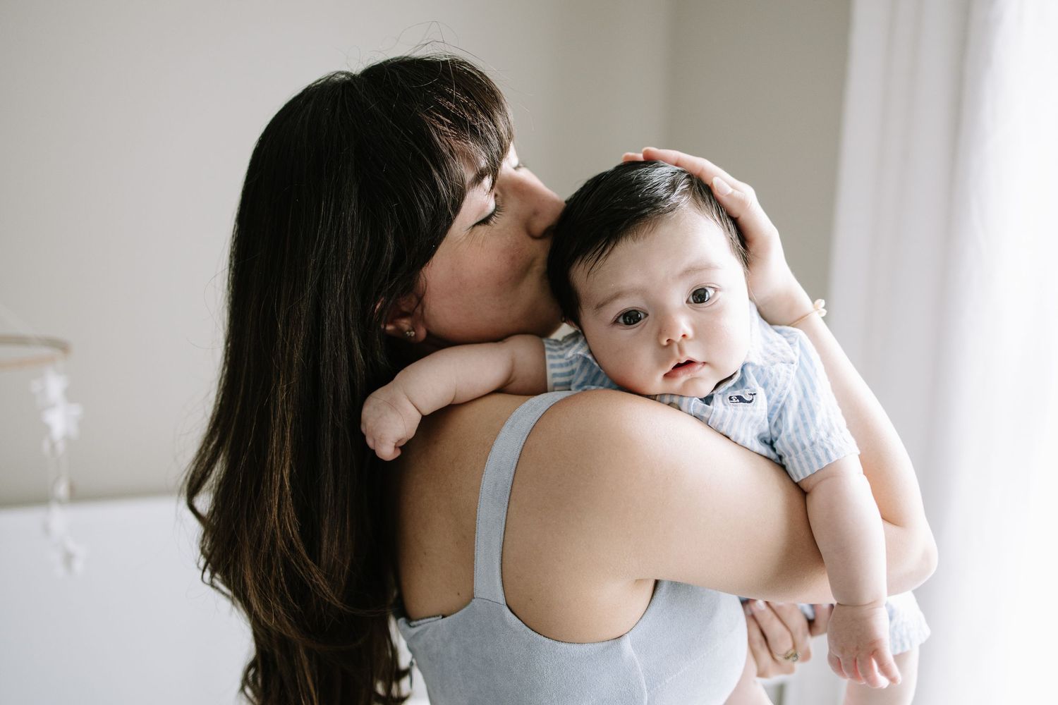 Natural family photos in Philadelphia featuring relaxed, candid moments that preserve love, laughter, and authentic family connections.